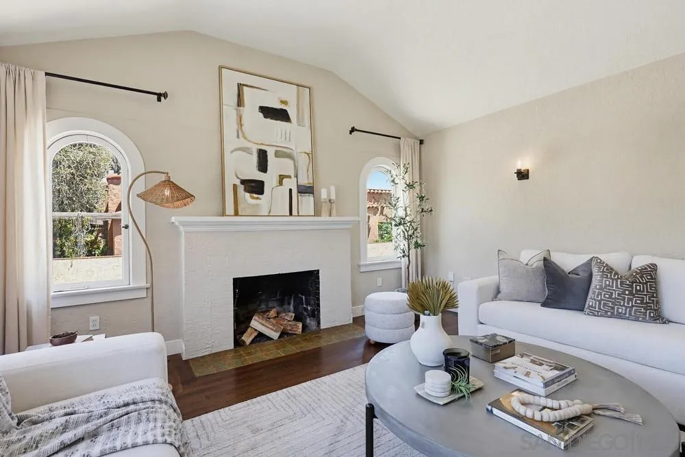 https://cdn.realtyfeed.com/cdn/127/260015279/35d3fe8cc1954abf7bfd6e9d76ef7c6b.webp