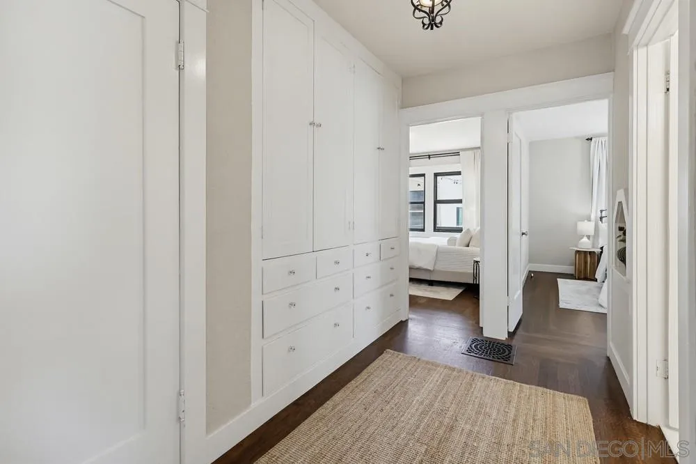 https://cdn.realtyfeed.com/cdn/127/260015279/b62359f2b67b0c611b435825d9ce7621.webp