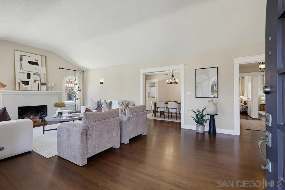 https://cdn.realtyfeed.com/cdn/127/260015279/de2679660a99976392834593069a97b4.webp