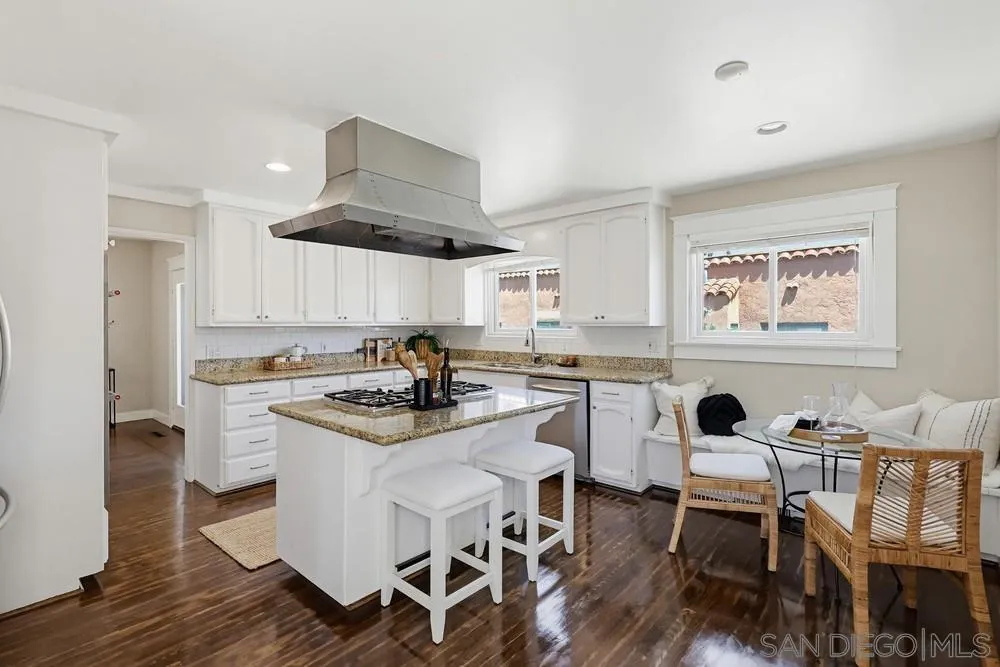 https://cdn.realtyfeed.com/cdn/127/260015279/f49b8005f312f1debc4838ee8a2c86f5.webp