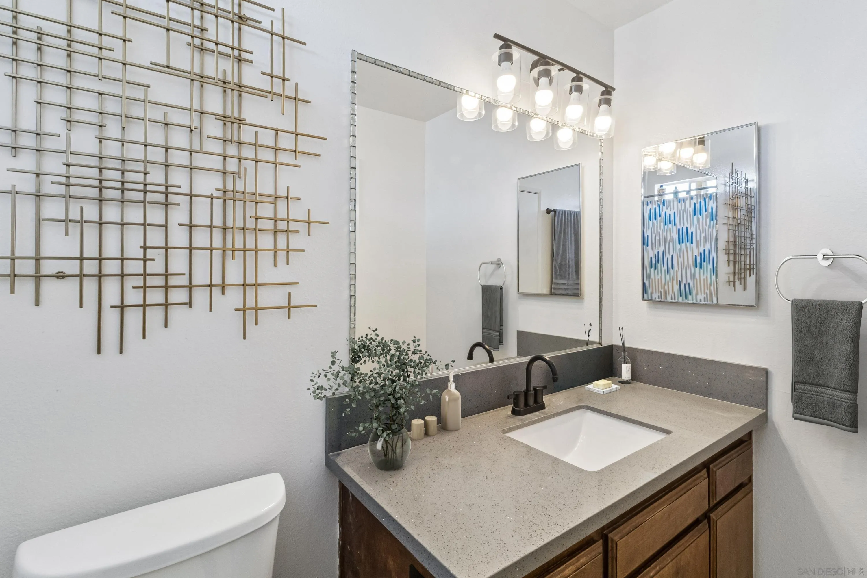 https://cdn.realtyfeed.com/cdn/127/260015291/347613c3ce5b72a90765e952167a1cd3.webp