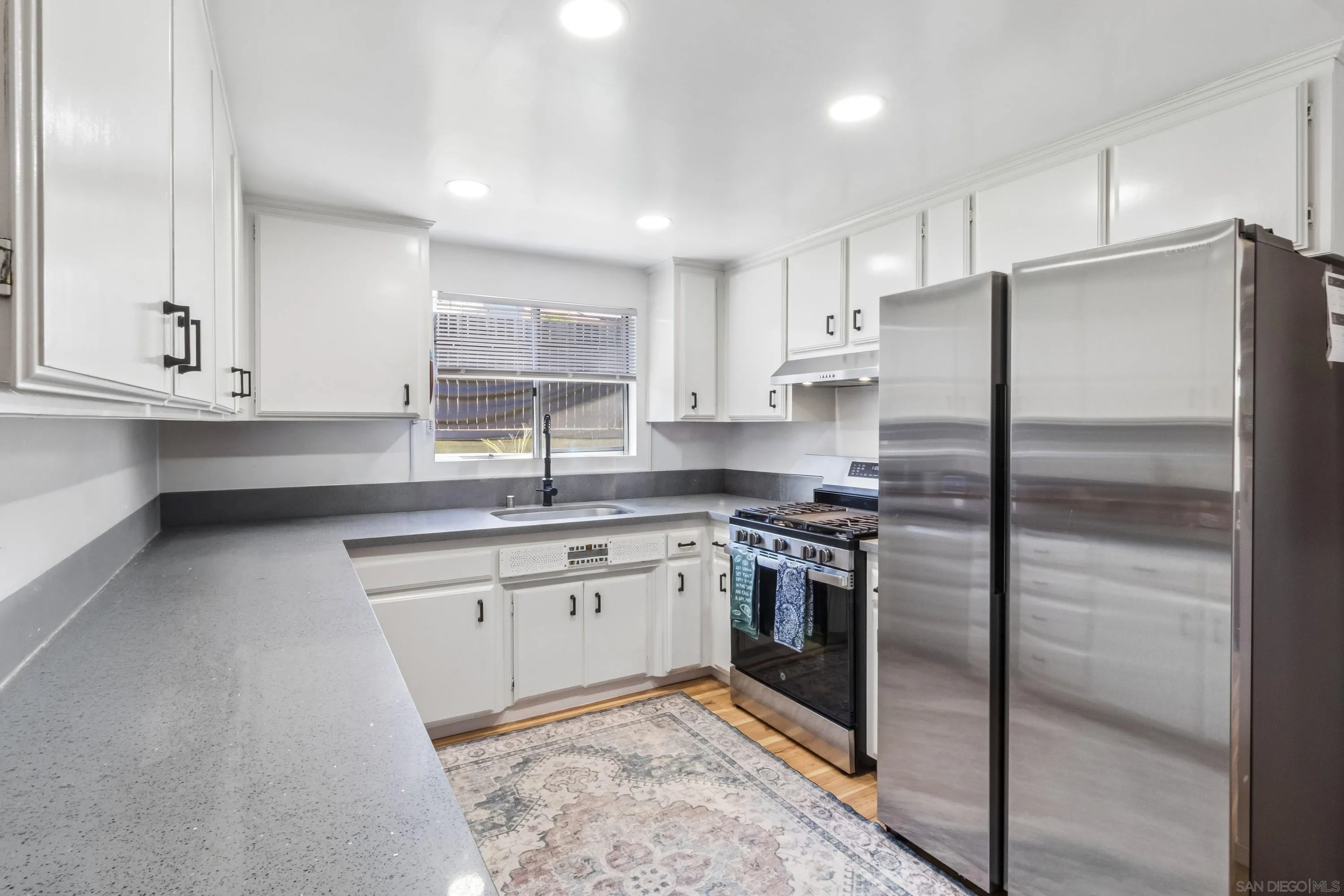 https://cdn.realtyfeed.com/cdn/127/260015291/657694be760c176608f6e8c7412e64c0.webp