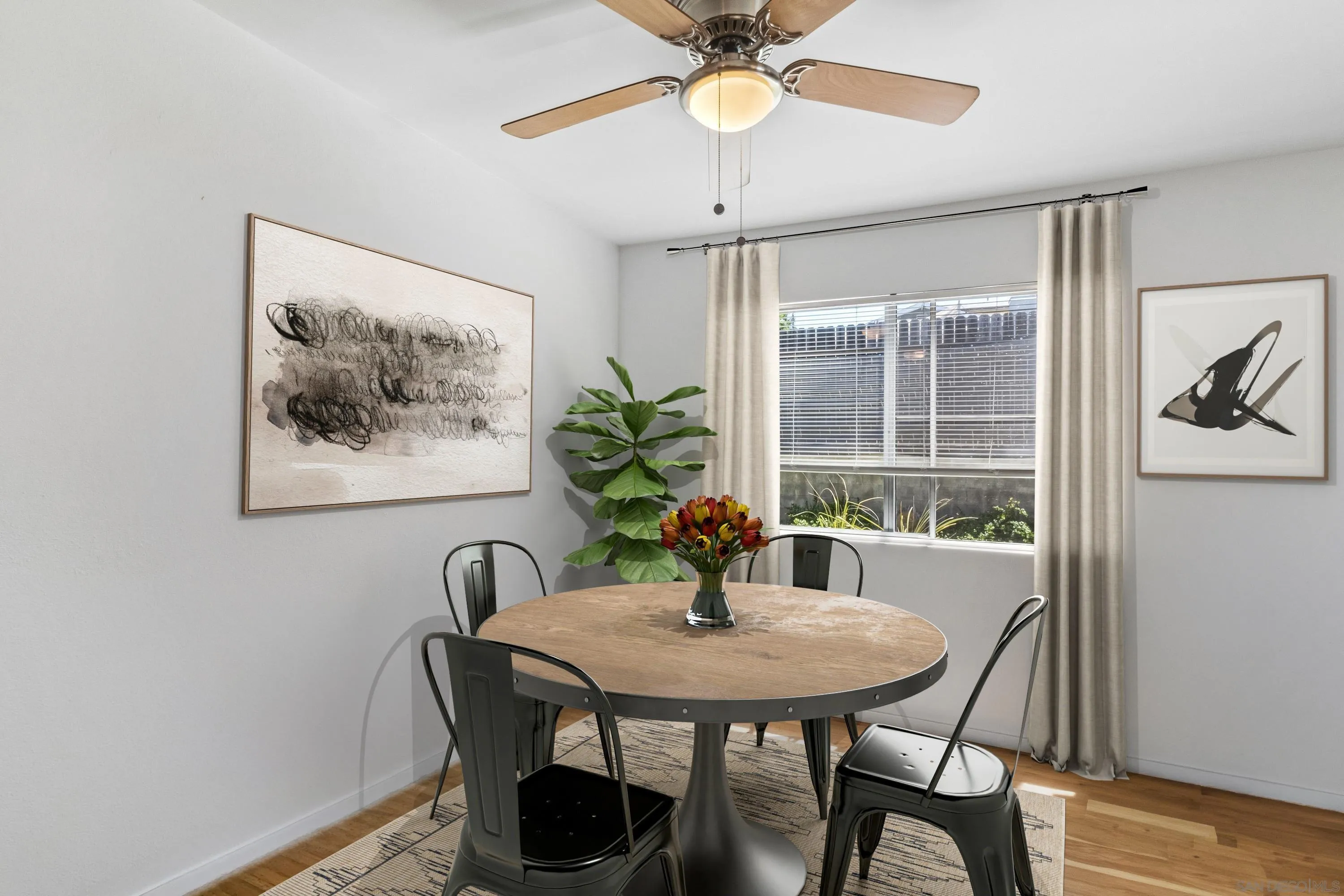 https://cdn.realtyfeed.com/cdn/127/260015291/823867de896f32472ff2db3df9aa6047.webp