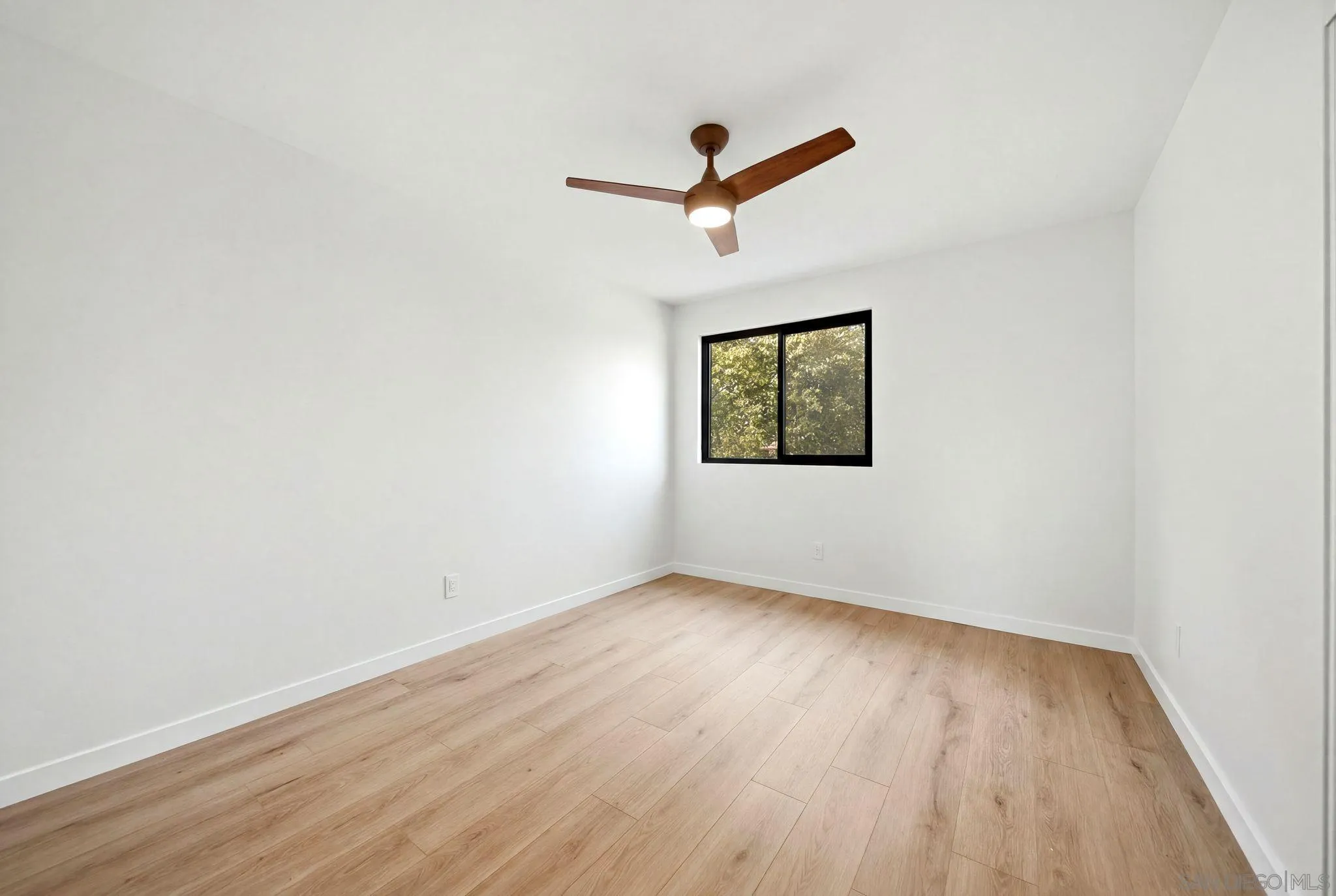 https://cdn.realtyfeed.com/cdn/127/260015297/581c35d4e309e54186c88799040a9e64.webp