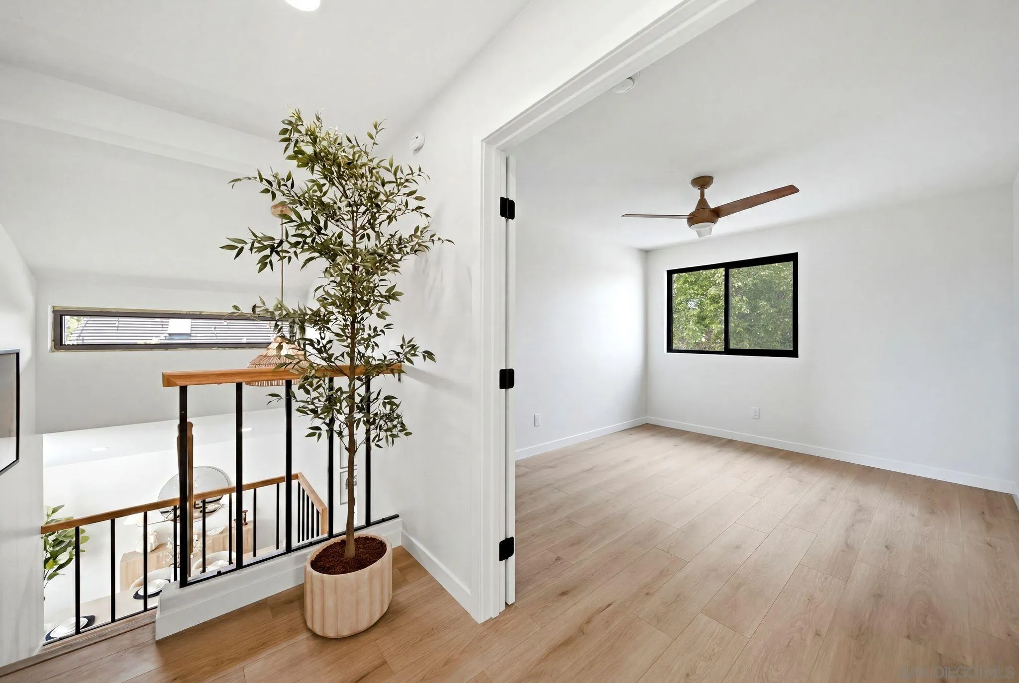 https://cdn.realtyfeed.com/cdn/127/260015297/7468d2be31fd13aeda2716f578e7c87c.webp