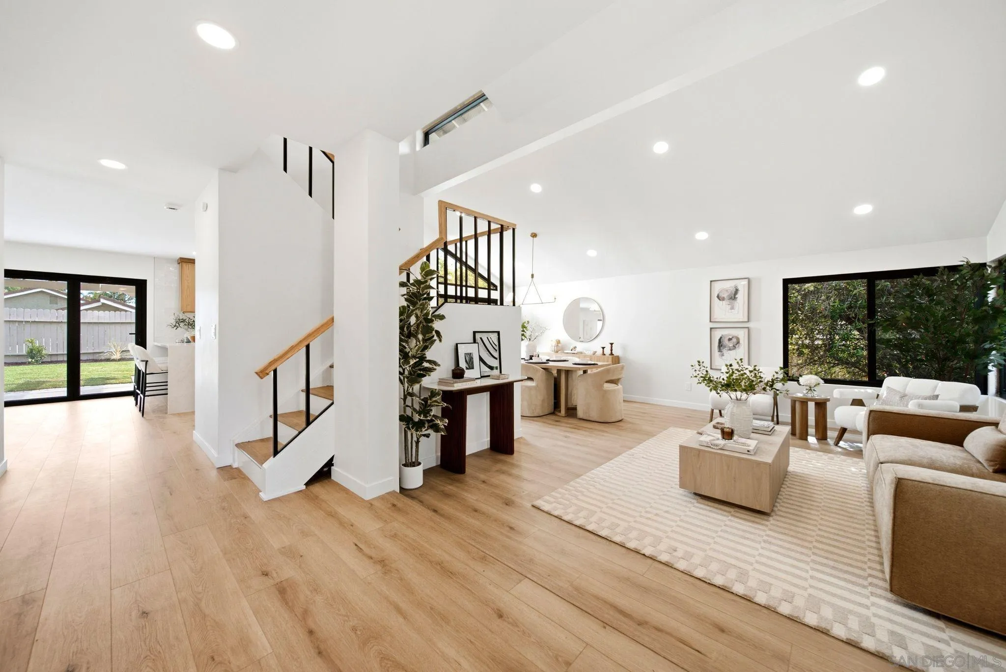 https://cdn.realtyfeed.com/cdn/127/260015297/801ae55501eb5c4f3747d1e99b0bbcac.webp