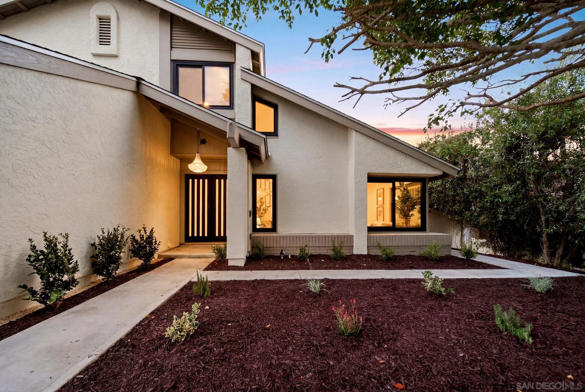 https://cdn.realtyfeed.com/cdn/127/260015297/8eeed1da535a54f518840e6fe4c607d3.webp