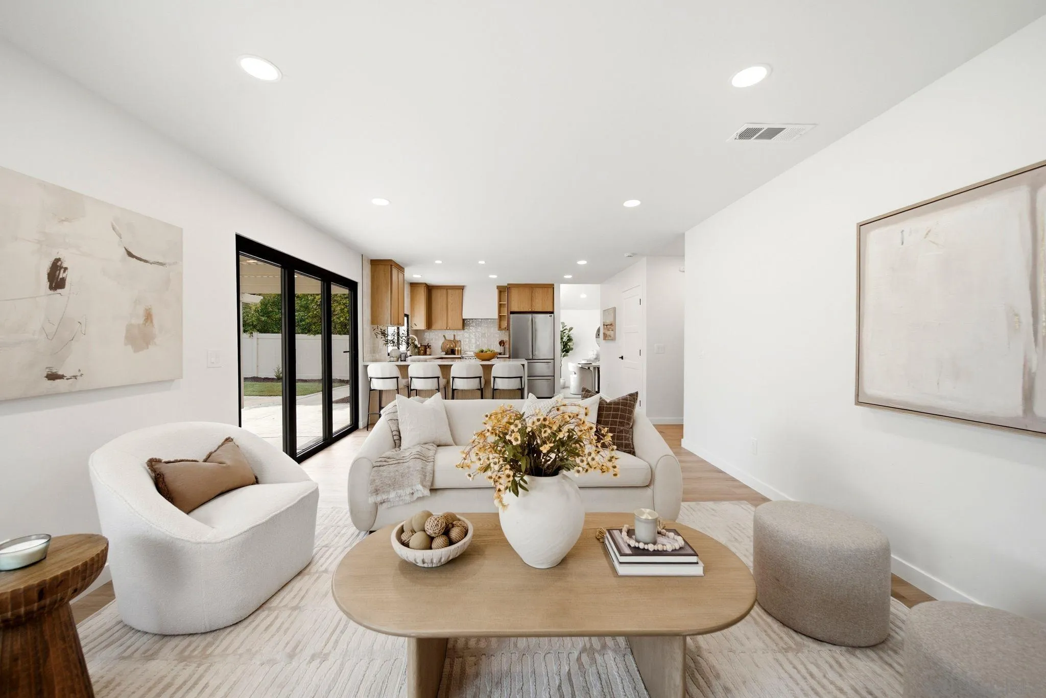 https://cdn.realtyfeed.com/cdn/127/260015297/f06315f8f53c5324d207a15a2c06175d.webp