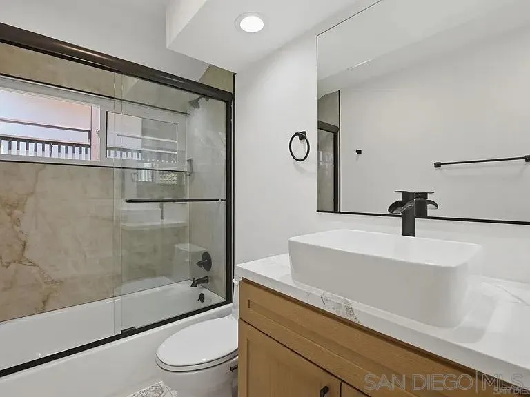 Photo #12: 260015307 Listing: Photo #12