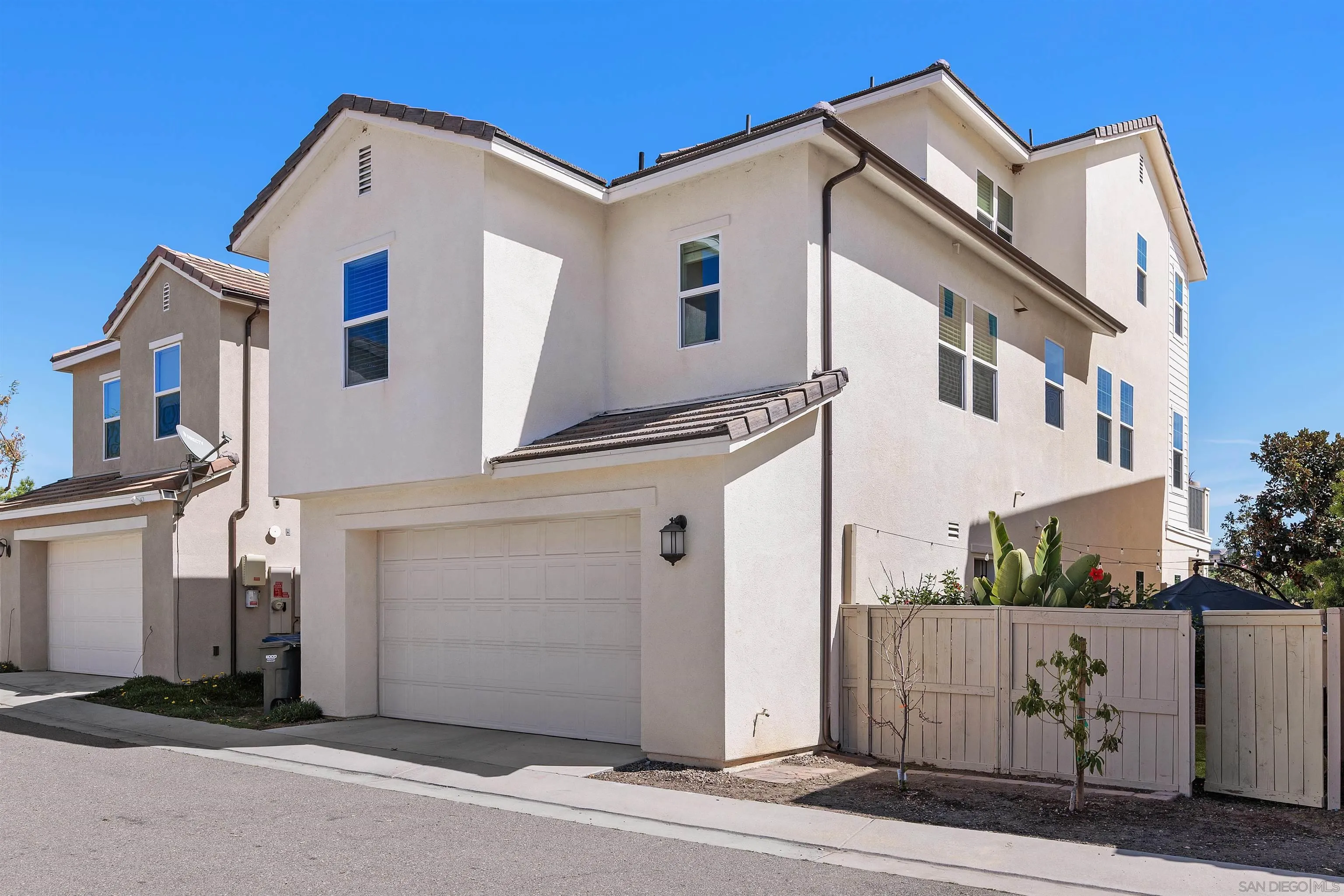 https://cdn.realtyfeed.com/cdn/127/260015308/0e8cc166bb8f94875833dceb1d68361e.webp
