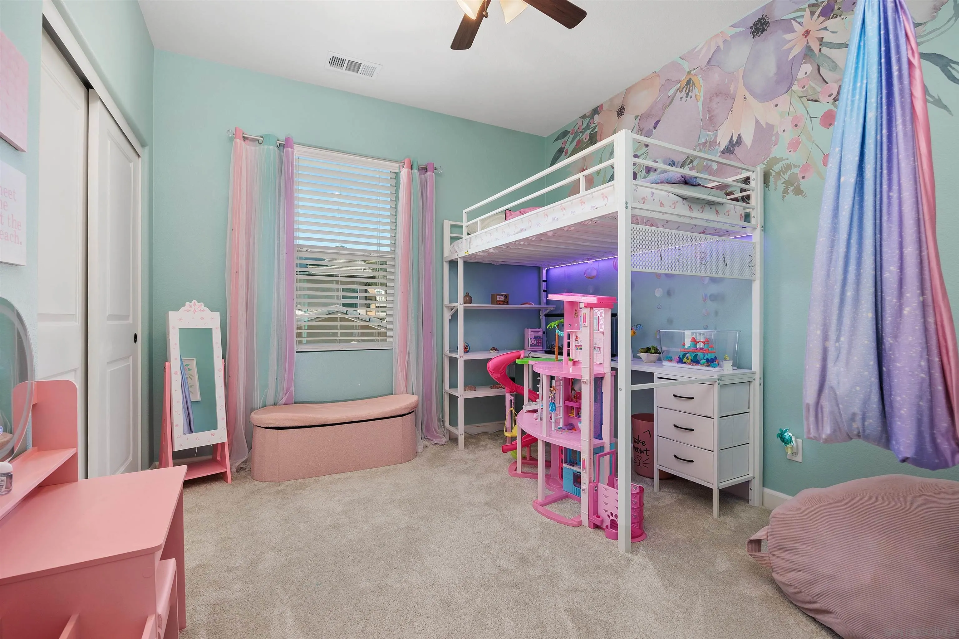 https://cdn.realtyfeed.com/cdn/127/260015308/321effe6111d1c585568b32fd1b9cf92.webp