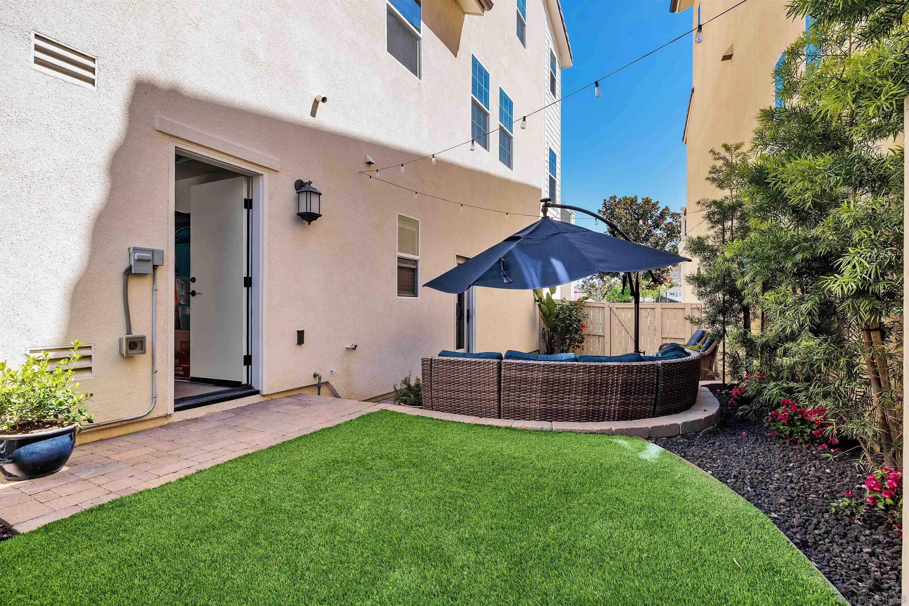 https://cdn.realtyfeed.com/cdn/127/260015308/44c3e950beef3e8b08737d099ea936eb.webp
