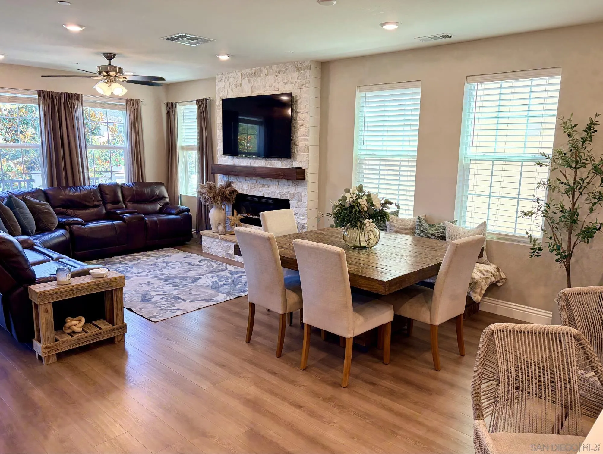 https://cdn.realtyfeed.com/cdn/127/260015308/54bca3c1dfcd4e1a7355ac365c110b3d.webp