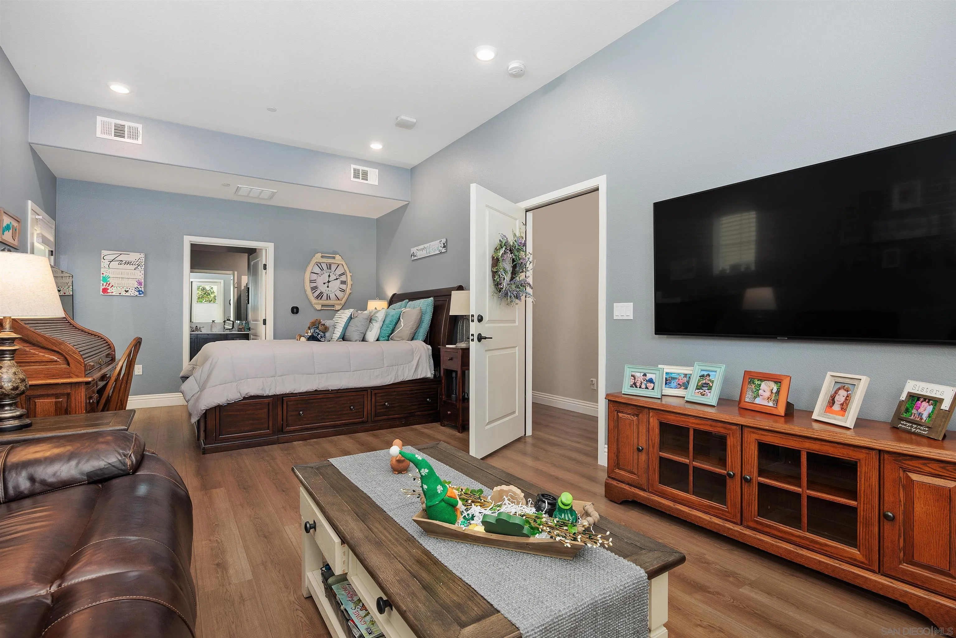 https://cdn.realtyfeed.com/cdn/127/260015308/817ddb59e7f878fe3eabf61202235b40.webp