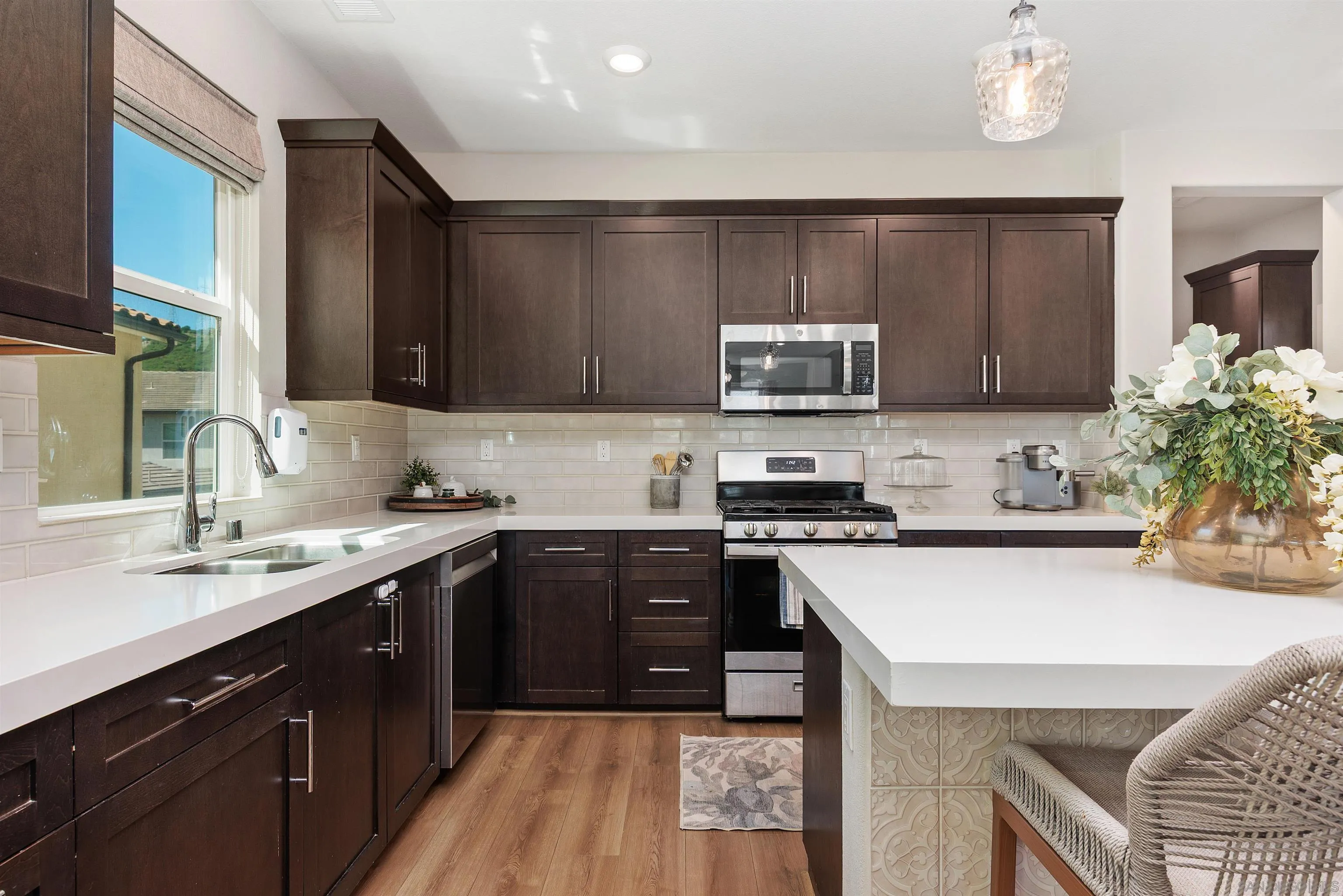 https://cdn.realtyfeed.com/cdn/127/260015308/8ee3f4ba4c83dfa8a61d8e8e4d3ecd7b.webp