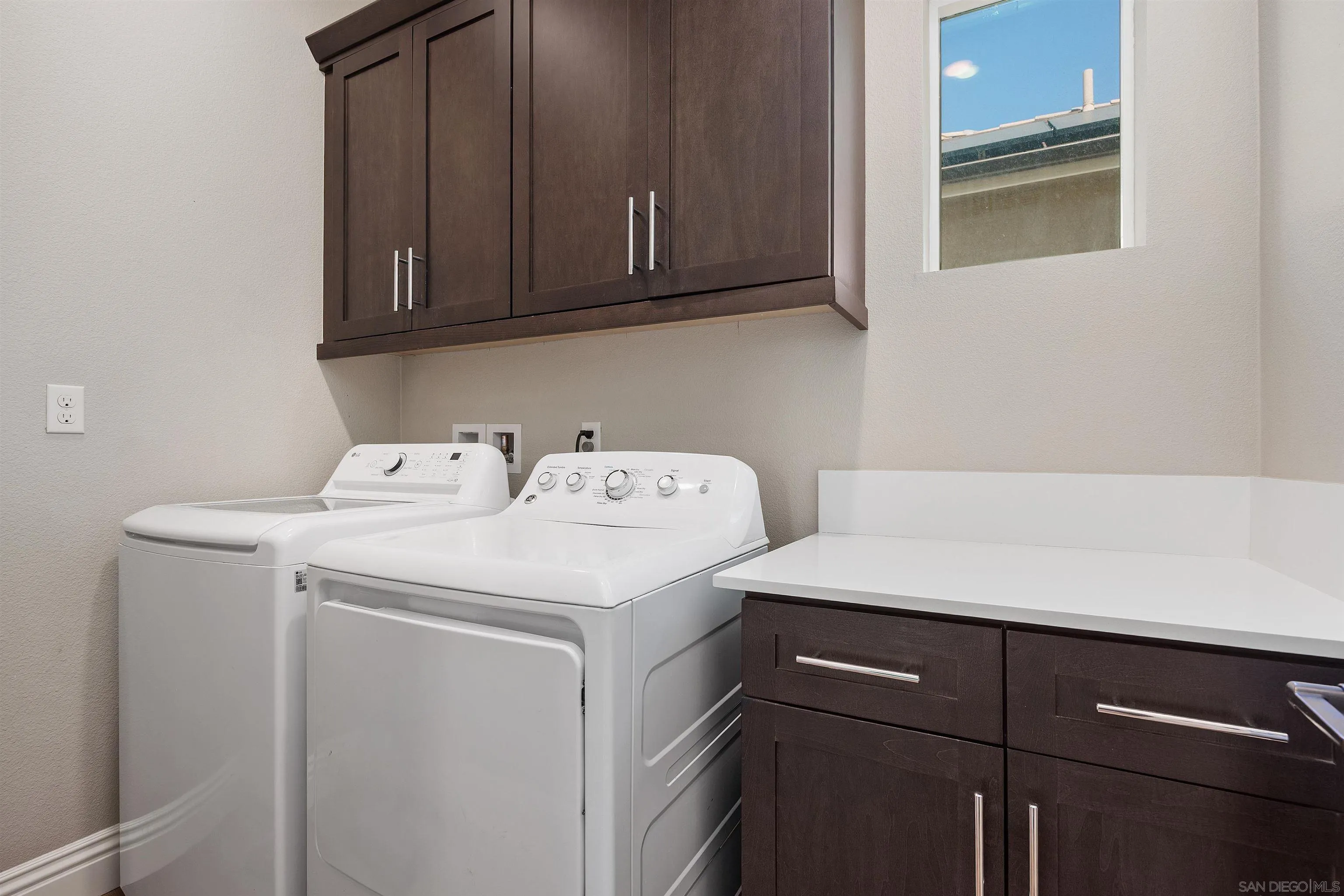 https://cdn.realtyfeed.com/cdn/127/260015308/9ae2829b9000377396e9b1235d0d7d76.webp
