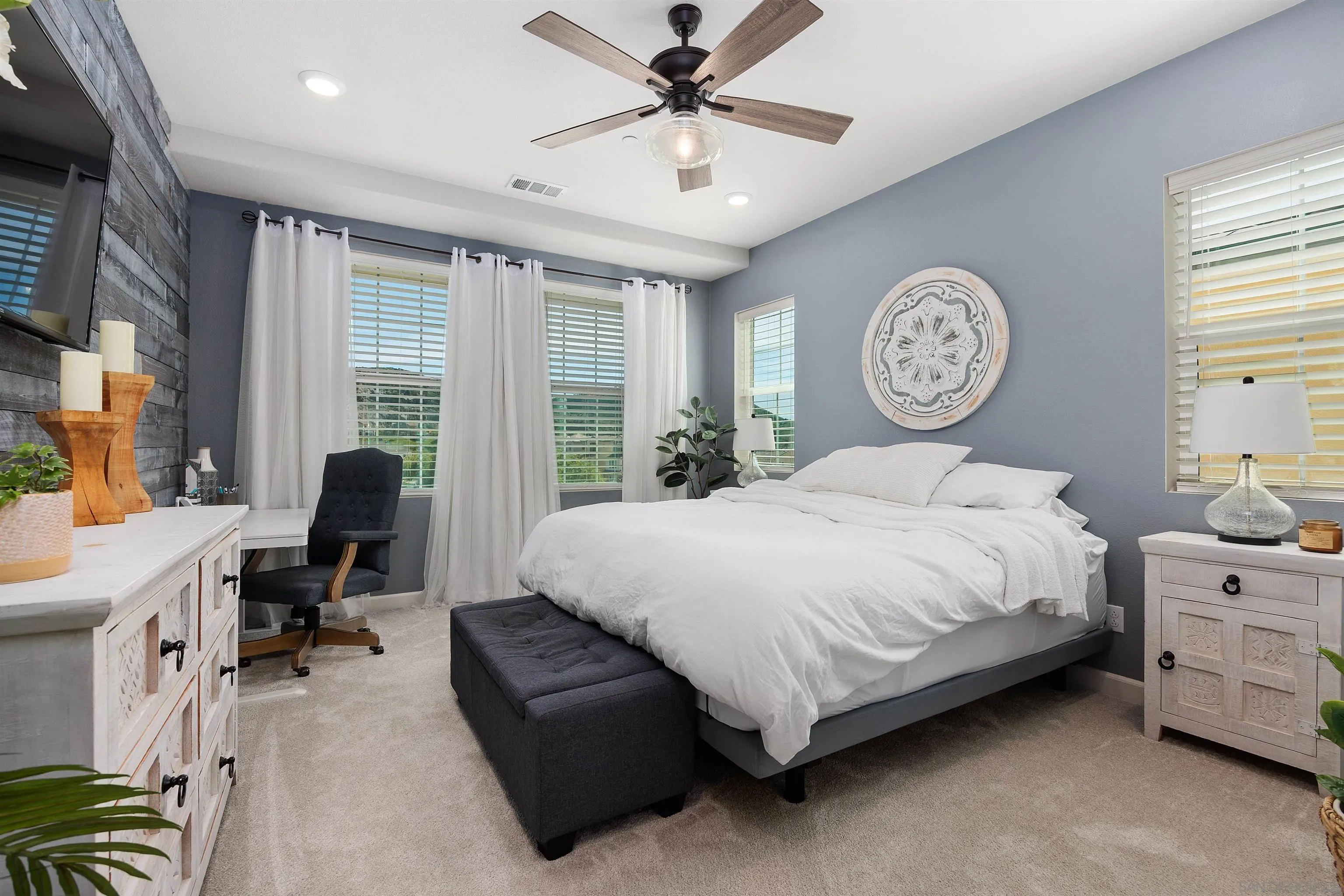 https://cdn.realtyfeed.com/cdn/127/260015308/b652bc9b9818be51158c62e081bf9f6d.webp