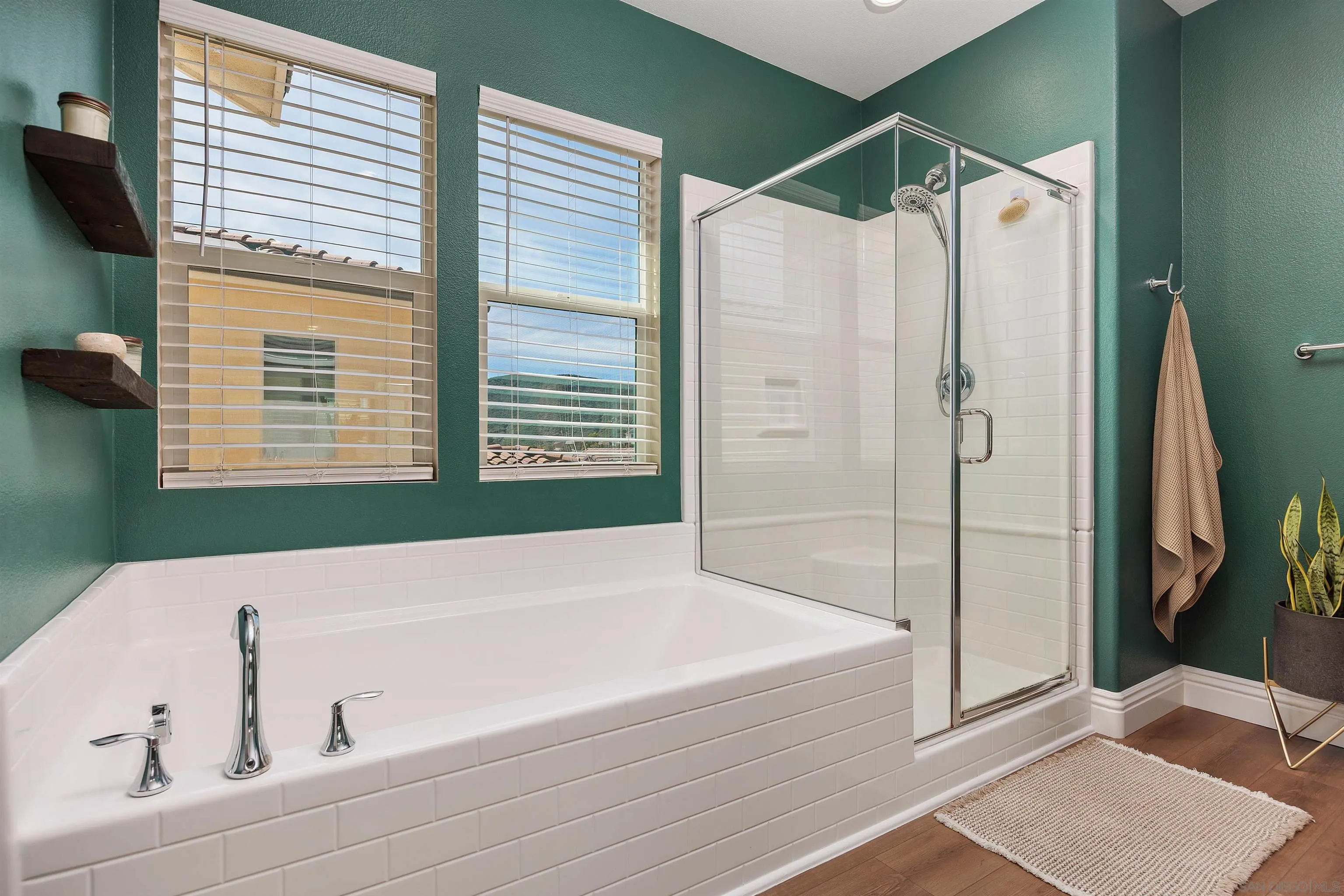 https://cdn.realtyfeed.com/cdn/127/260015308/ef4f33b61da4e7e9610a8684897befd8.webp