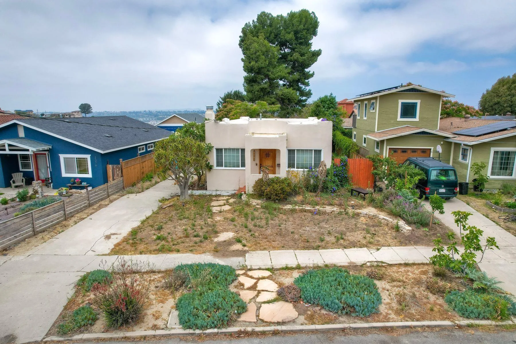 https://cdn.realtyfeed.com/cdn/127/260015310/498f20d4840253fe148ca6ac668e5dfe.webp