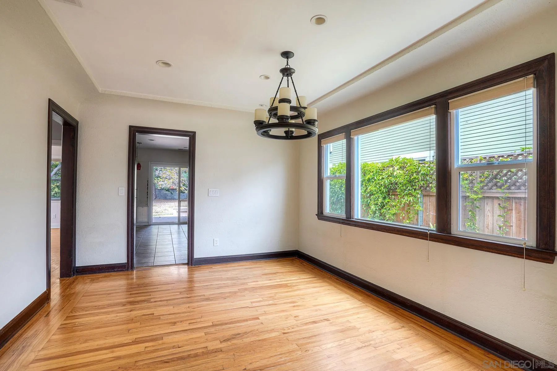 https://cdn.realtyfeed.com/cdn/127/260015310/52cc7a568a63b0a40bc346a76473e736.webp