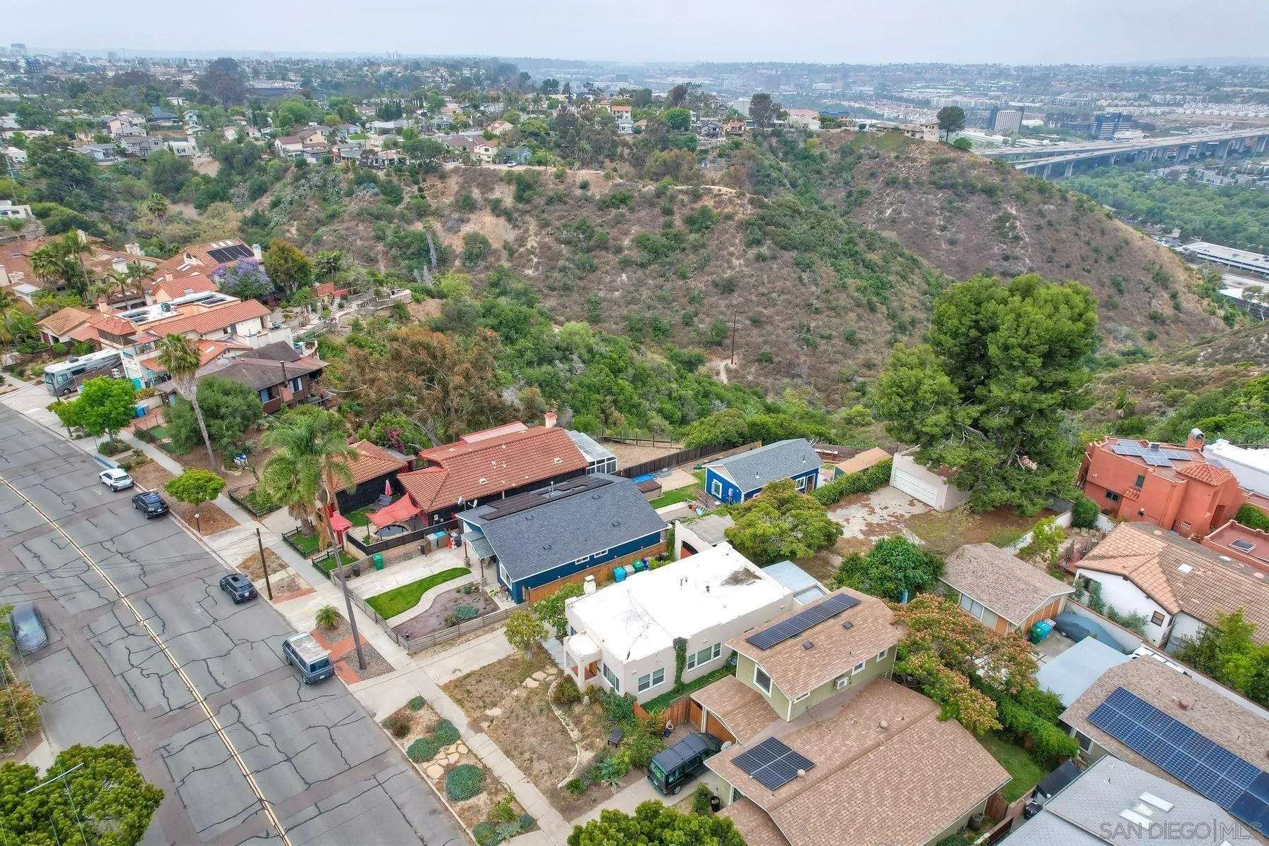 https://cdn.realtyfeed.com/cdn/127/260015310/5fb7968a9fdc084eac68848eb36b1aba.webp