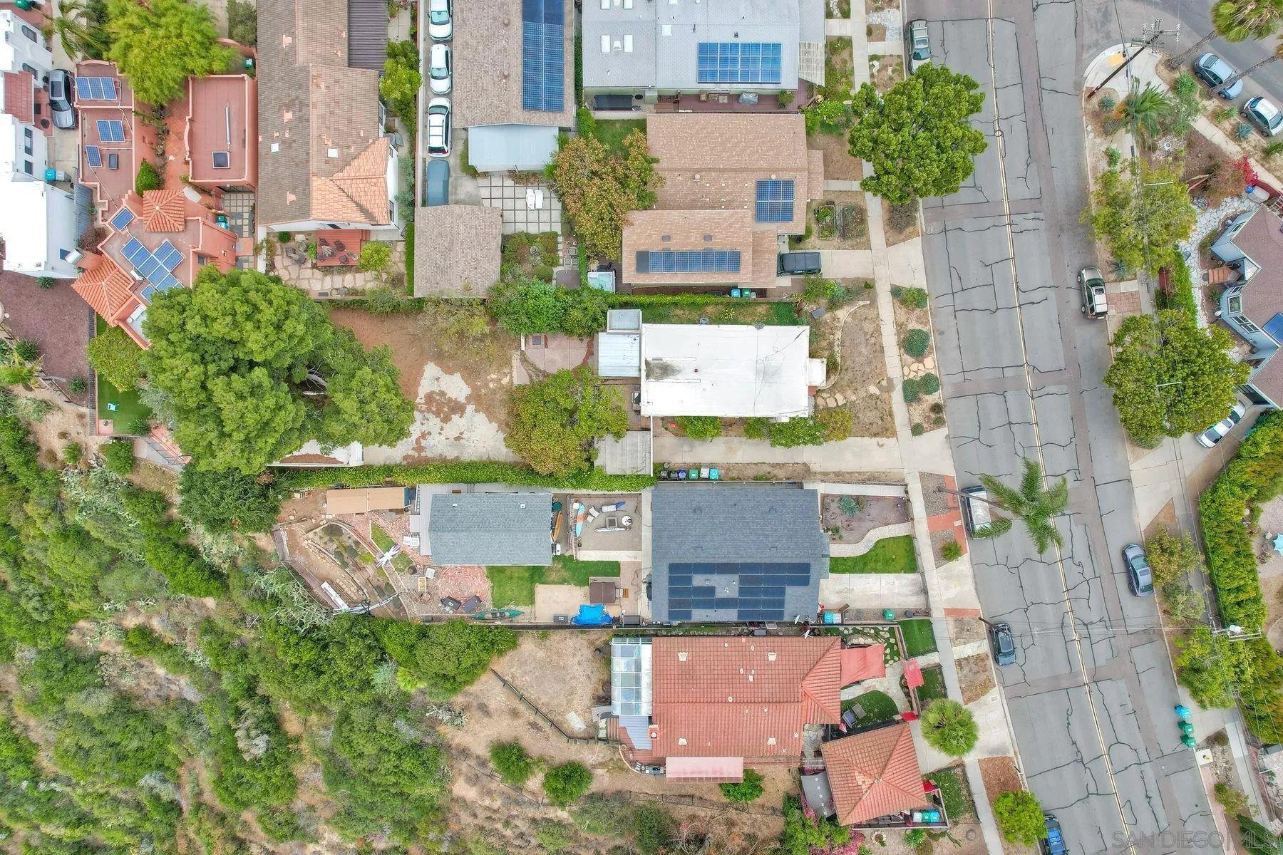 https://cdn.realtyfeed.com/cdn/127/260015310/740a754e704337711ef85f6334d96b39.webp