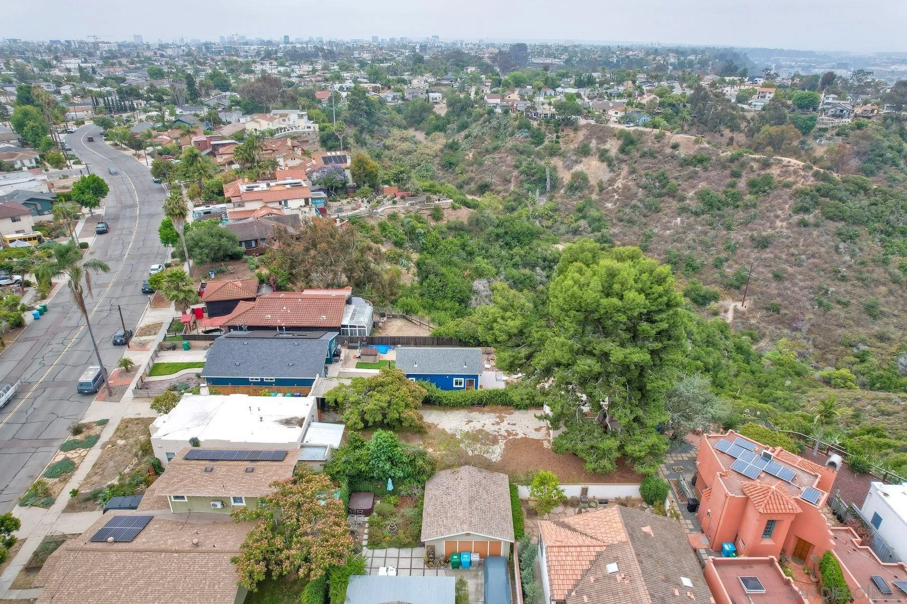 https://cdn.realtyfeed.com/cdn/127/260015310/a036a57e94dd8003c895a61c095ed365.webp
