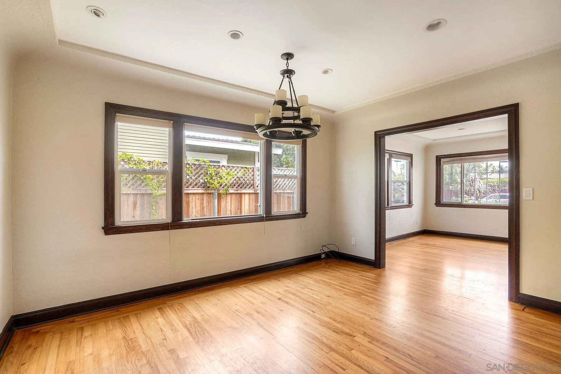 https://cdn.realtyfeed.com/cdn/127/260015310/a67eb7bfd6ae186f8203141b37b99911.webp