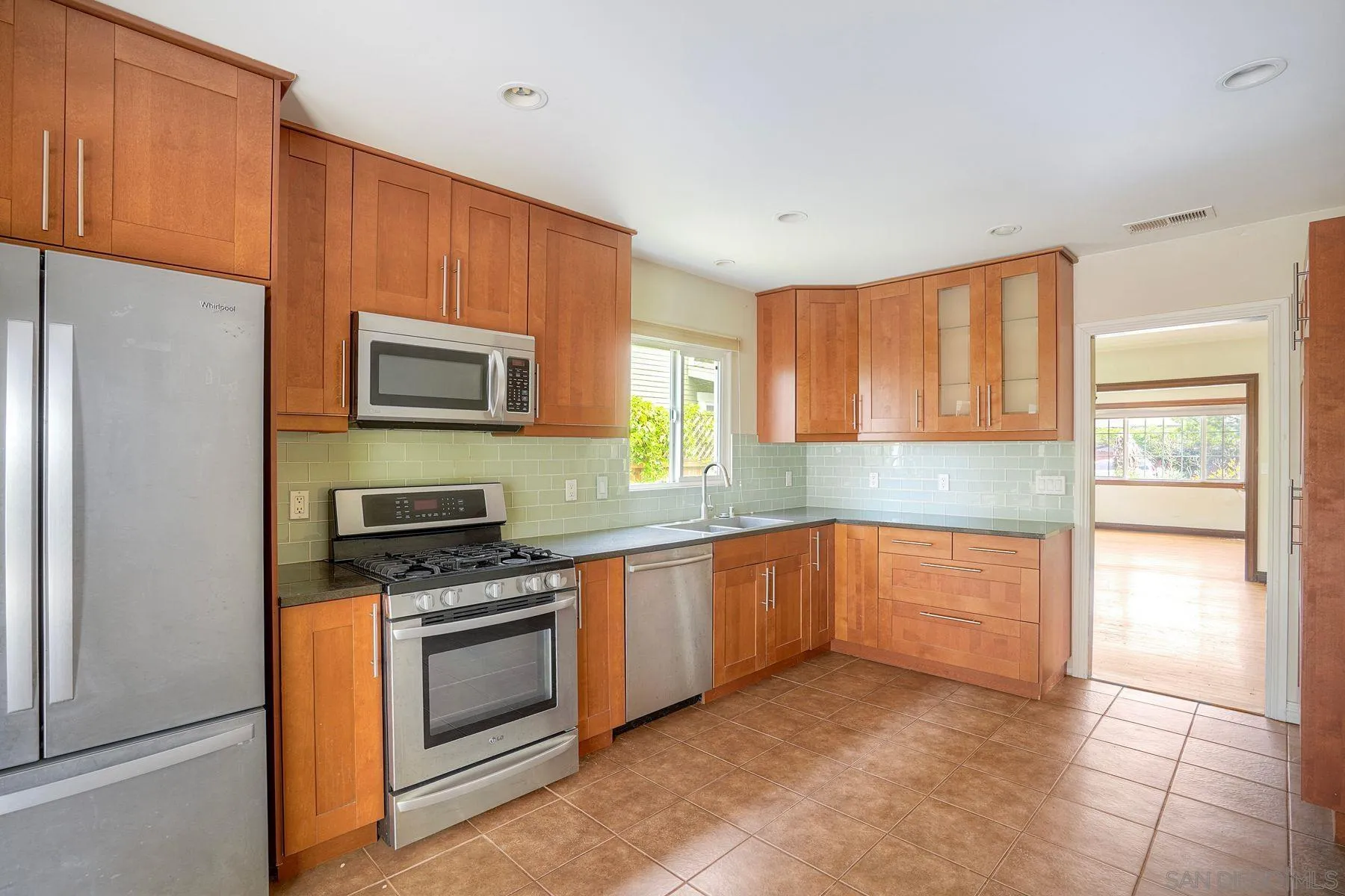 https://cdn.realtyfeed.com/cdn/127/260015310/c1dfb777b800e9f02e9610d3f33aab68.webp