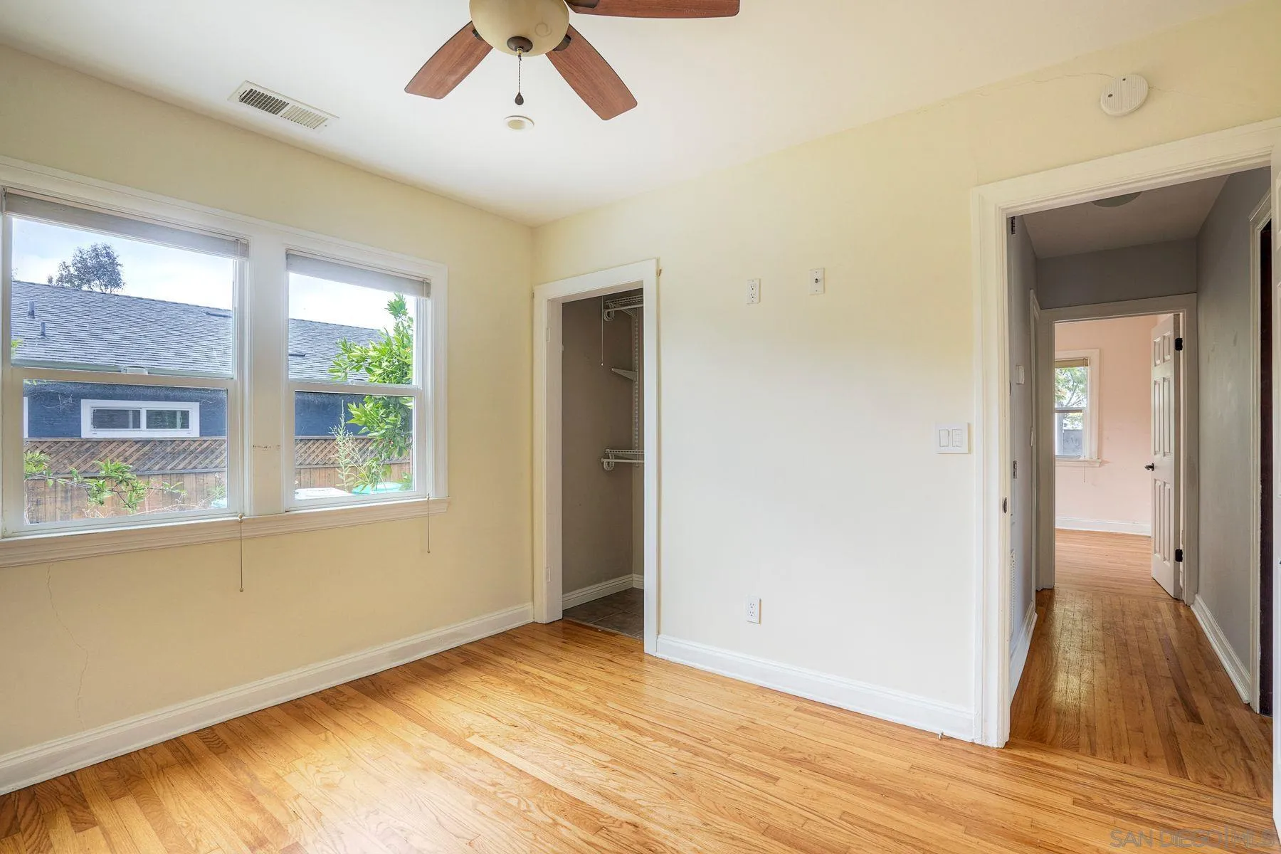 https://cdn.realtyfeed.com/cdn/127/260015310/cc0c932ee0d7fdda47f27672fb201468.webp