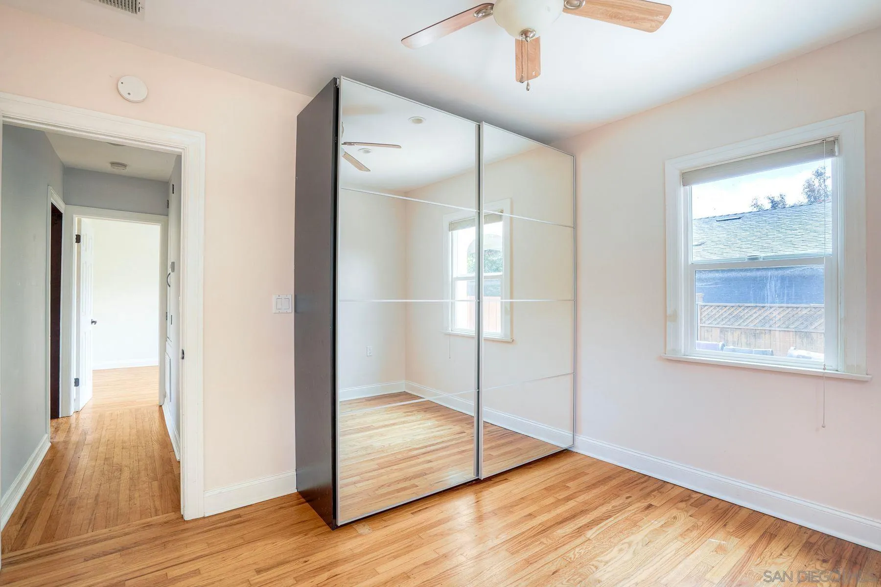 https://cdn.realtyfeed.com/cdn/127/260015310/e086850fc25f79f86a501d3253f3c460.webp