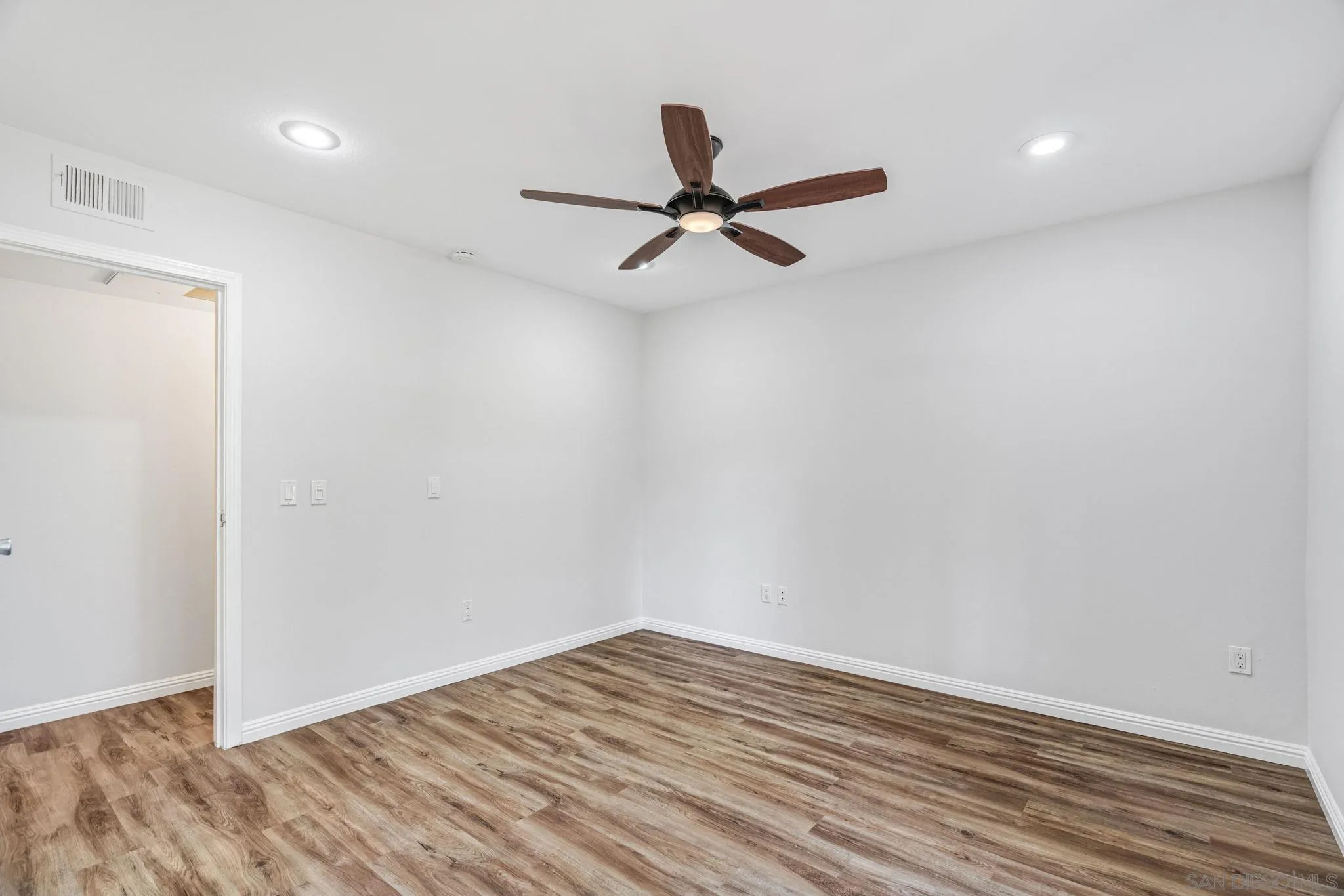 Photo #26: 260015311 Listing: Photo #26