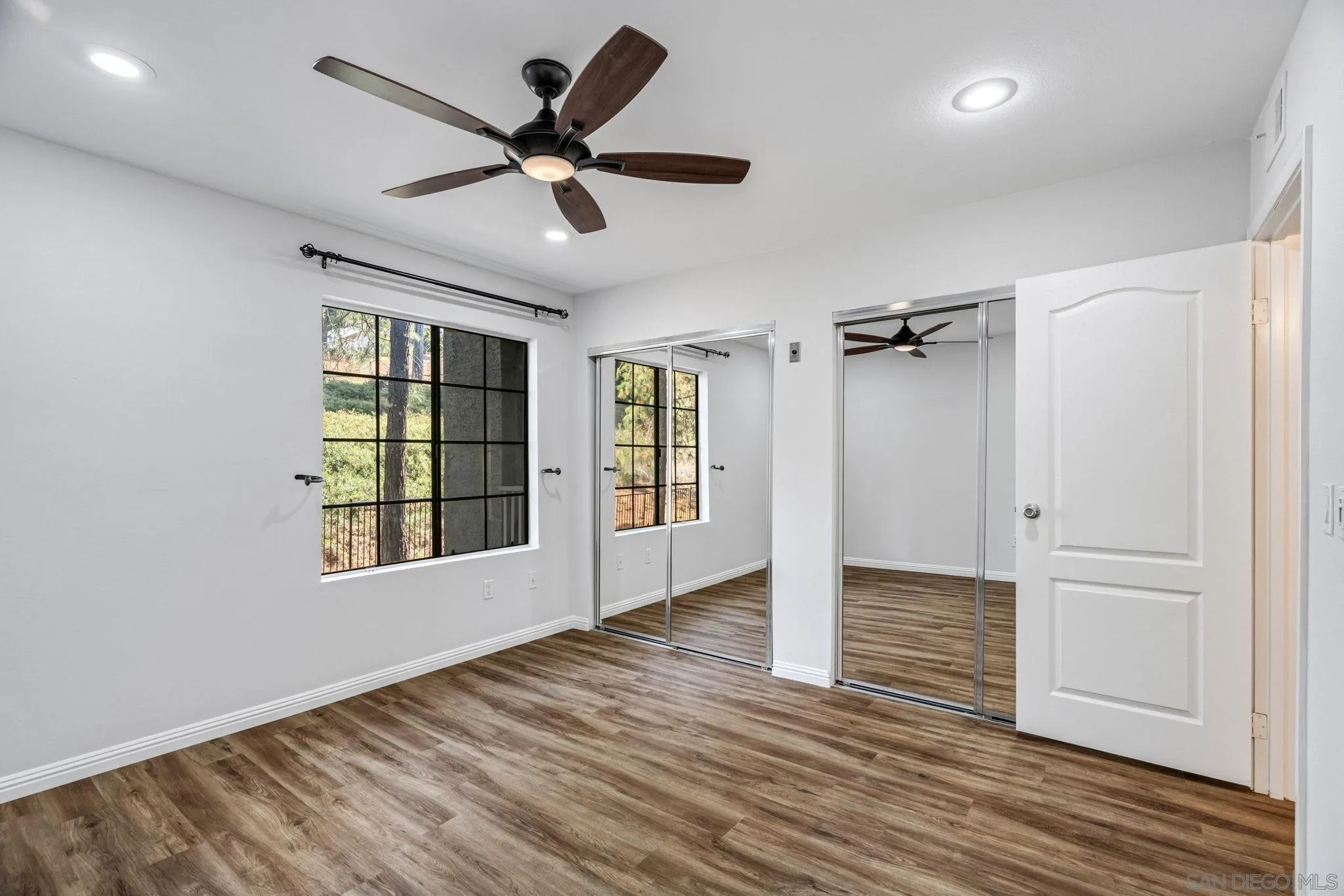https://cdn.realtyfeed.com/cdn/127/260015311/0164b517f3c98215697f5085fc29c0c9.webp