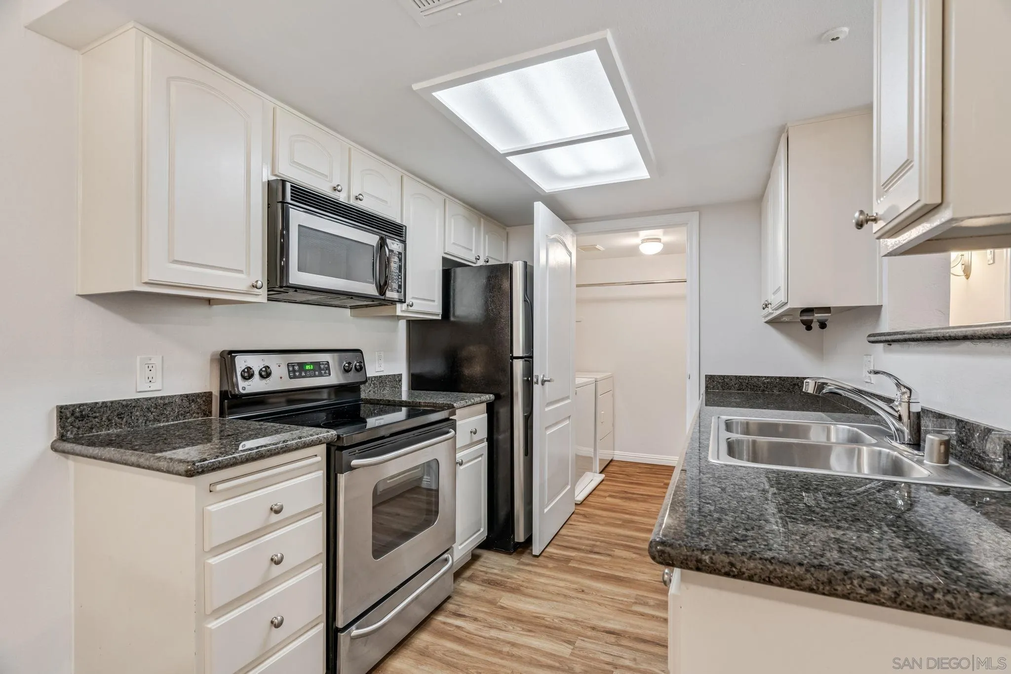 Photo #18: 260015311 Listing: Photo #18