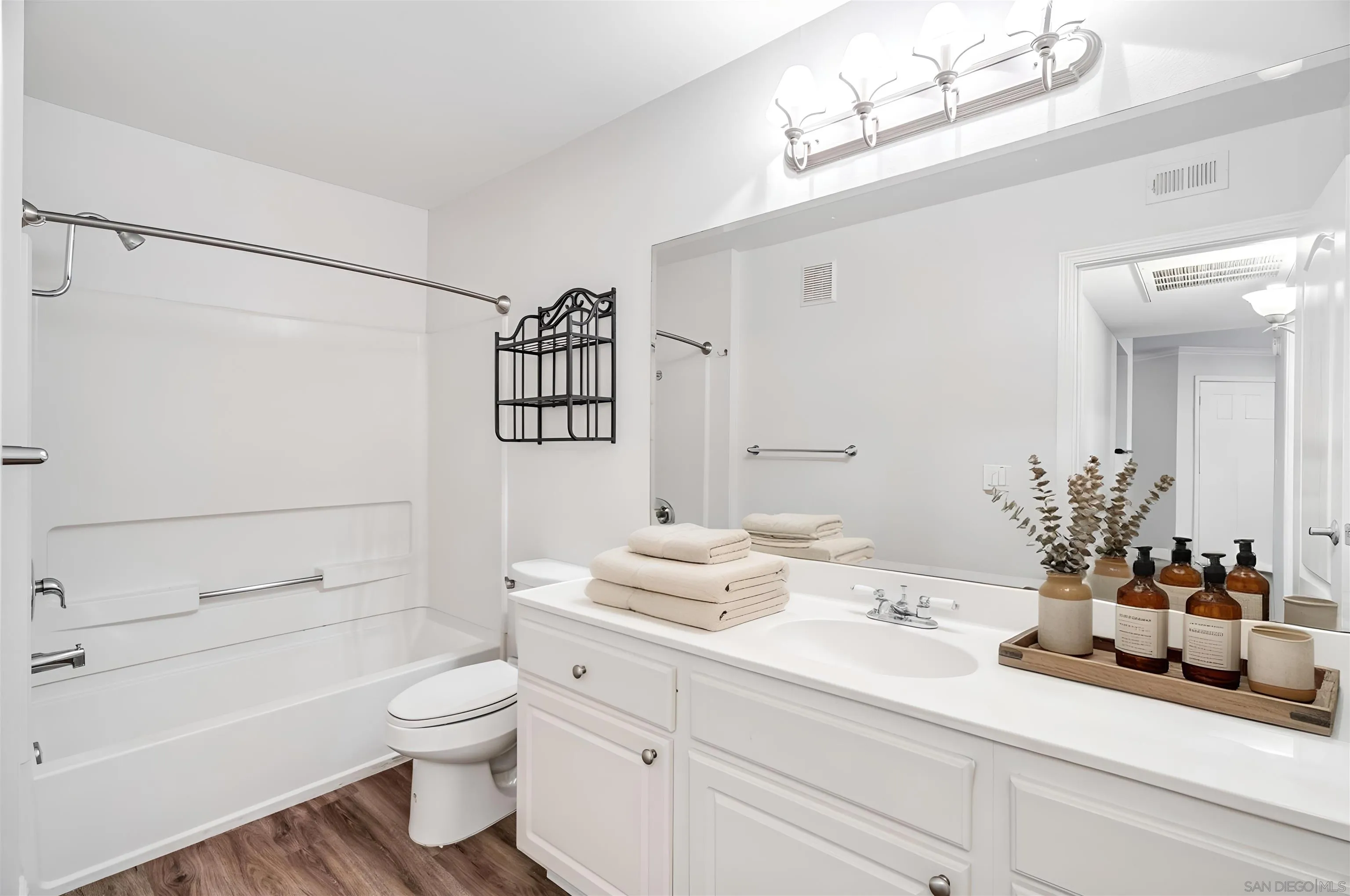 Photo #6: 260015311 Listing: Photo #6