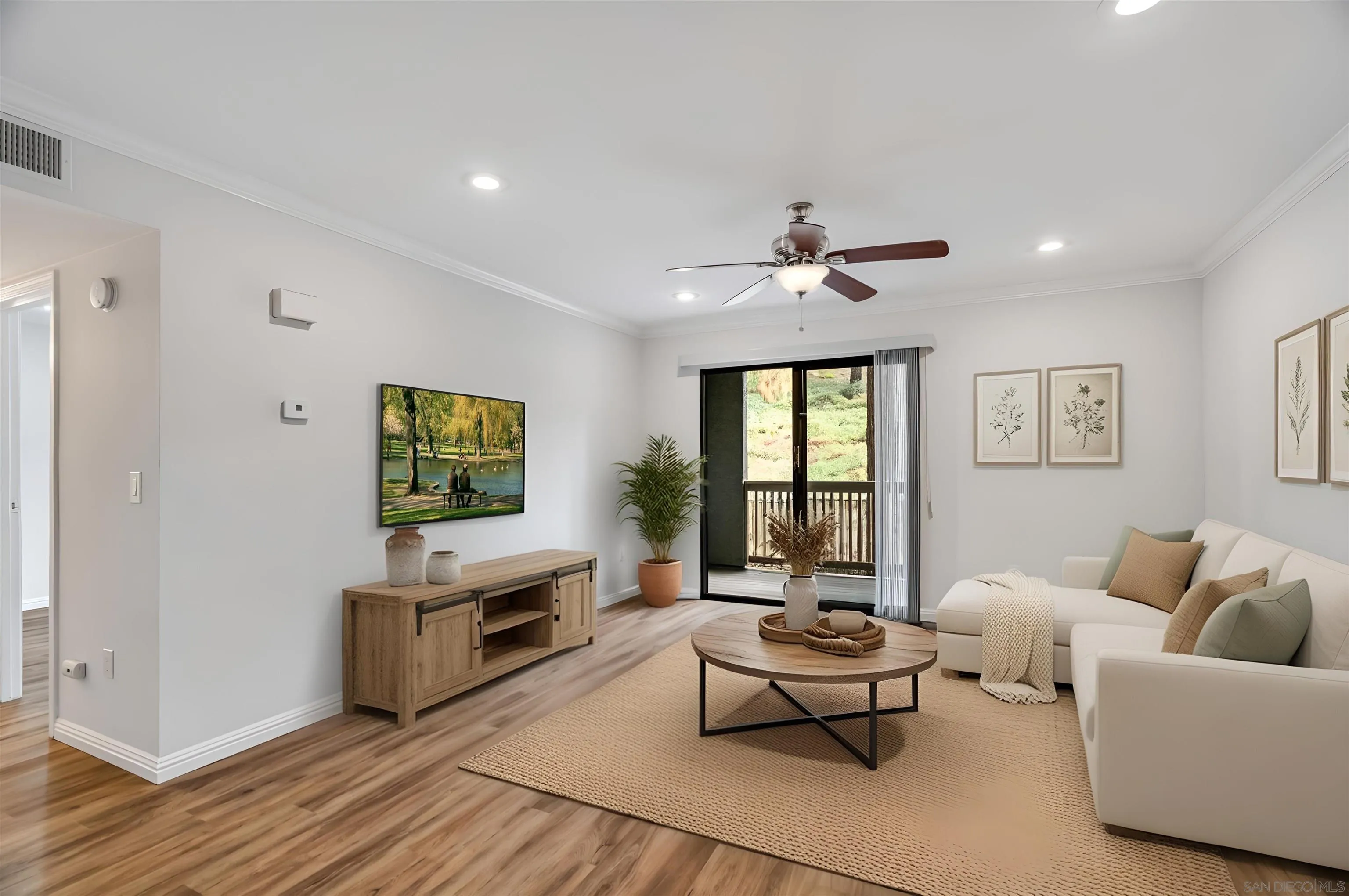 https://cdn.realtyfeed.com/cdn/127/260015311/43bc2fbc5679bc66f87ee21f6a245879.webp