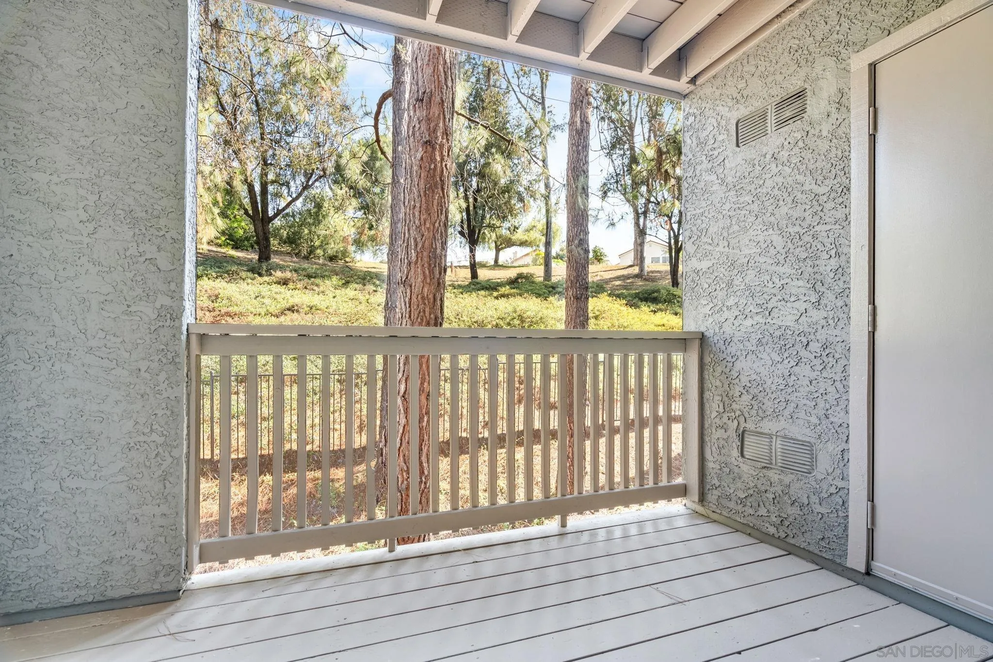 https://cdn.realtyfeed.com/cdn/127/260015311/8e3c80a4c80f3ad482567d2c51d560b9.webp