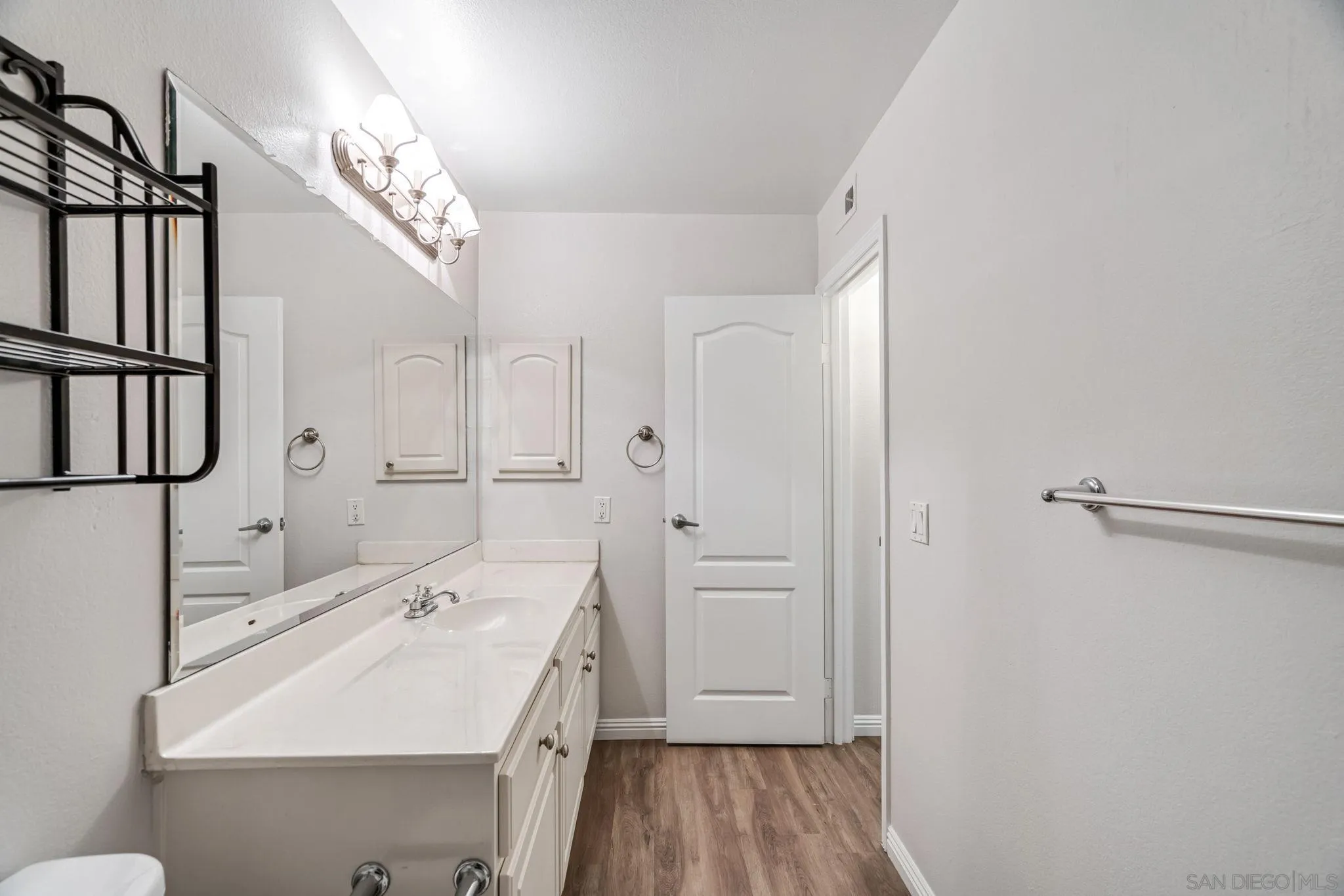 Photo #27: 260015311 Listing: Photo #27