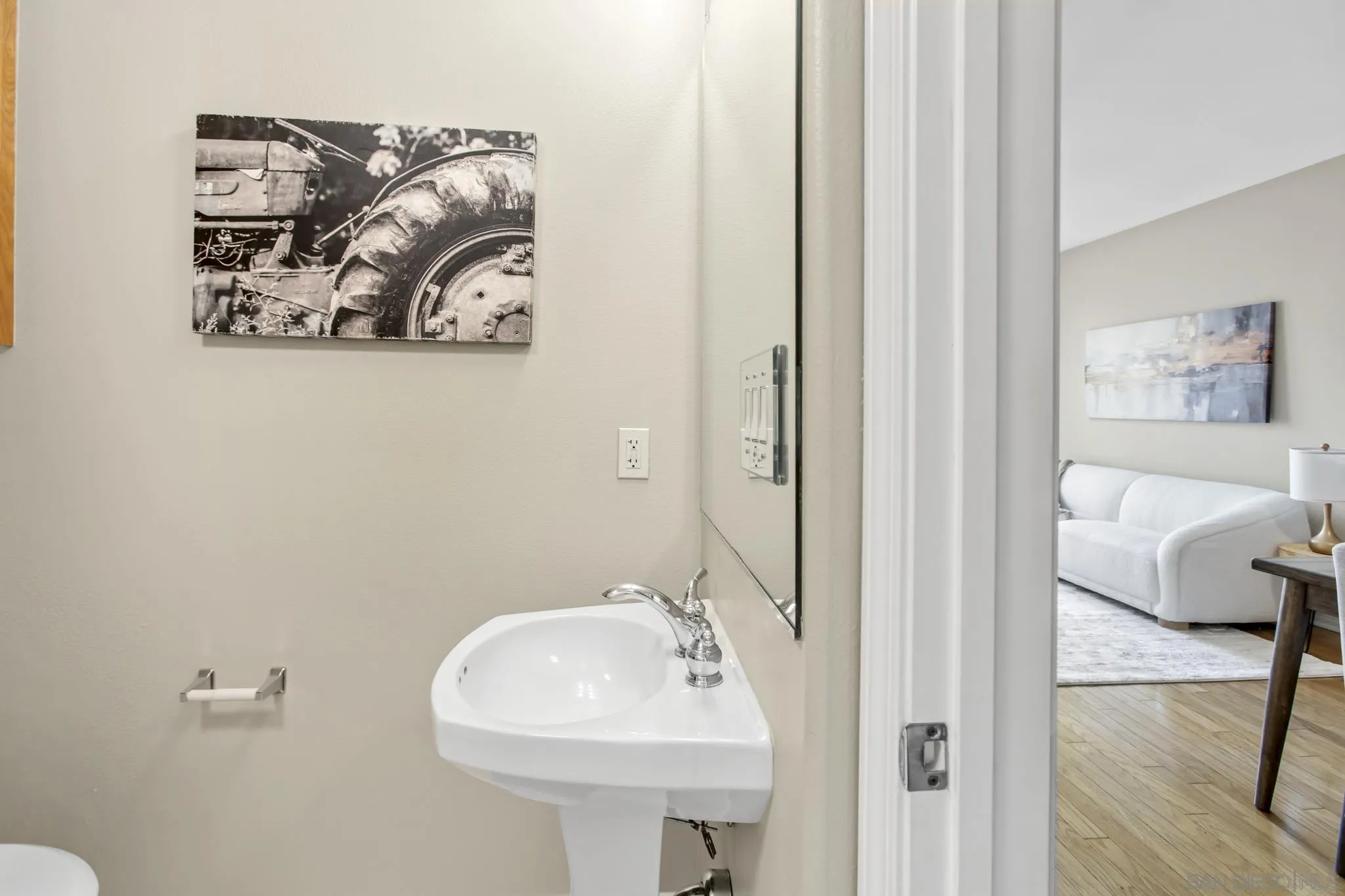 https://cdn.realtyfeed.com/cdn/127/260015314/110f92462b324ae14d2c183eec198018.webp