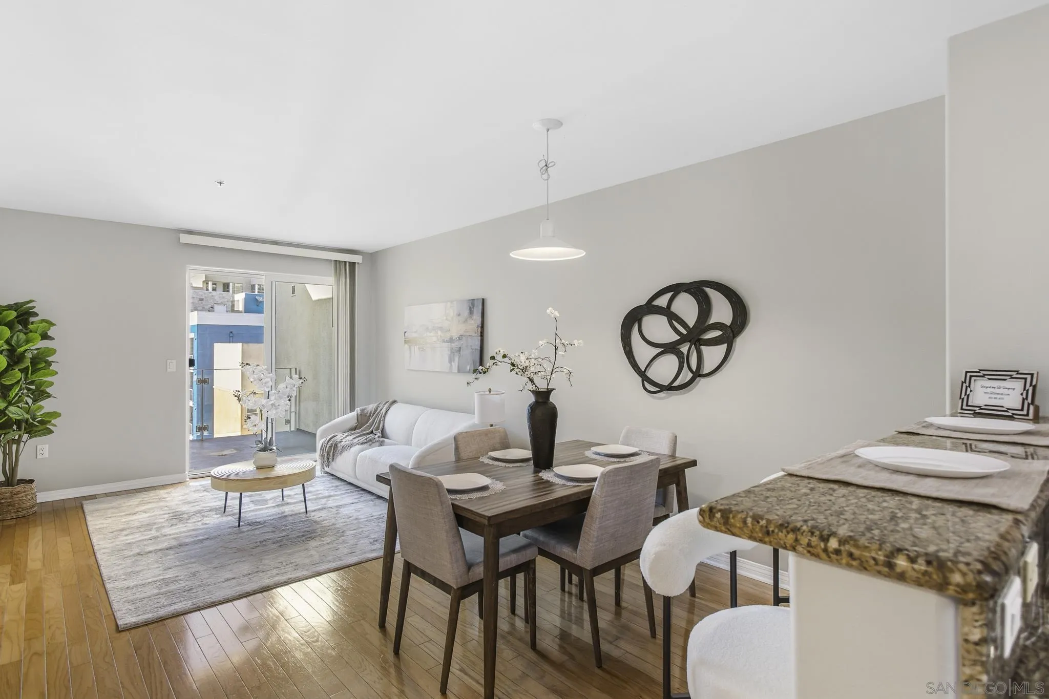 https://cdn.realtyfeed.com/cdn/127/260015314/3f038b14da00c1fedd85251e56fea59f.webp