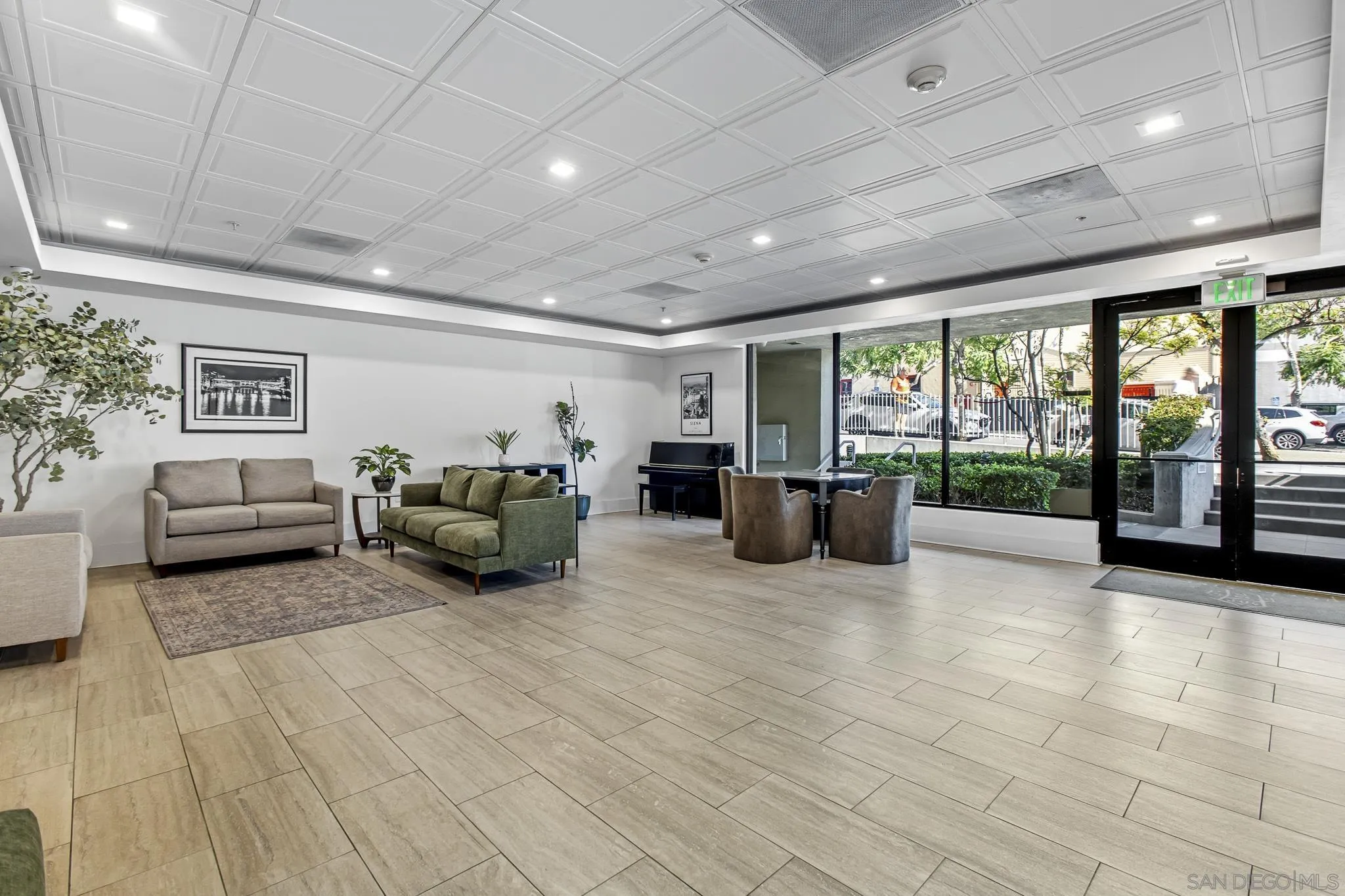 https://cdn.realtyfeed.com/cdn/127/260015314/5b6dc38f8045d493a4e864fd4657a5a1.webp