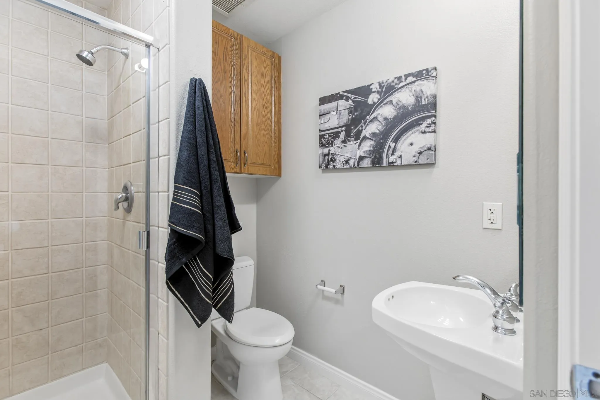 https://cdn.realtyfeed.com/cdn/127/260015314/720d1786213b1489e46df5fdef153ac9.webp