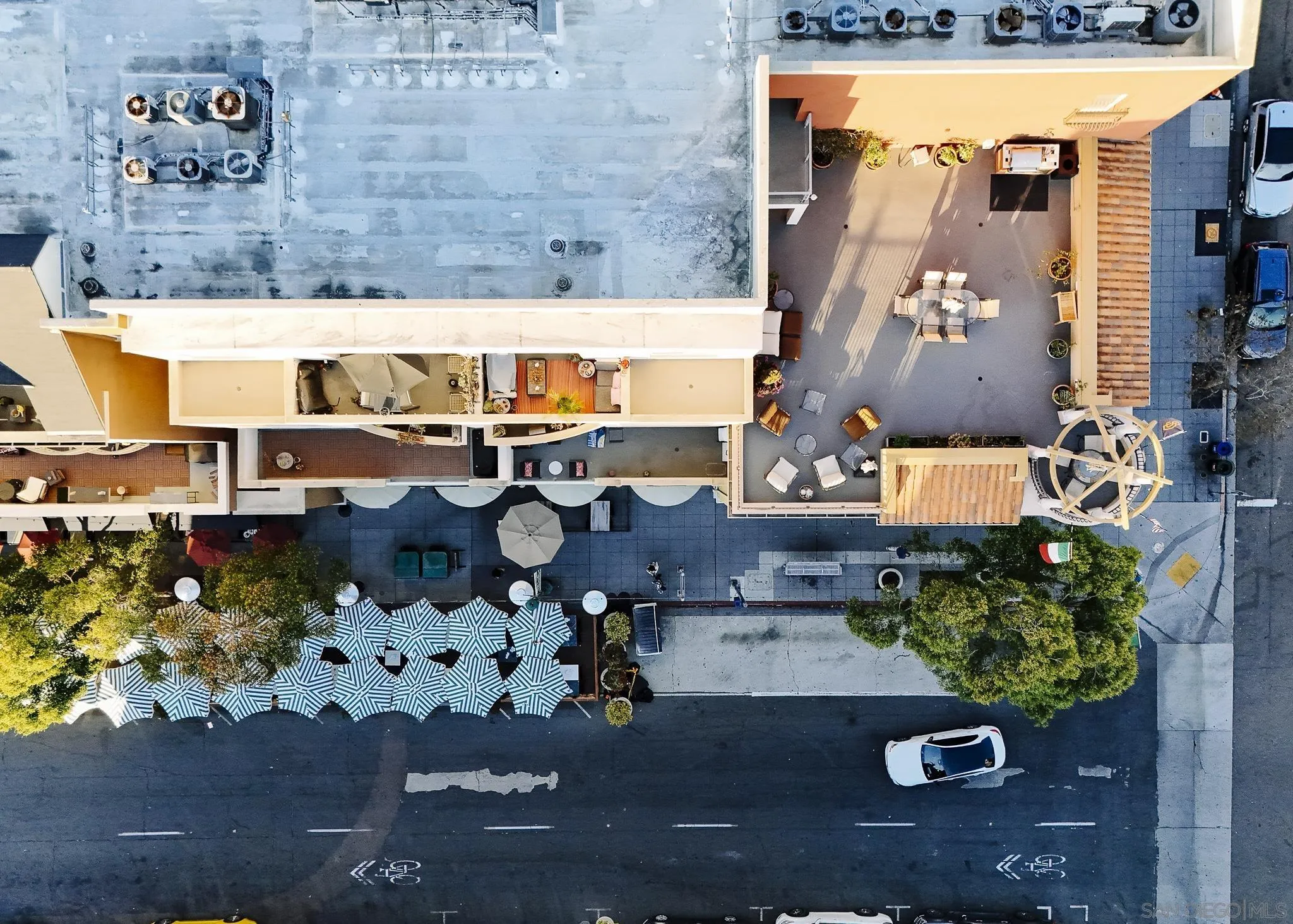 https://cdn.realtyfeed.com/cdn/127/260015314/78bc05aa66da2ee22ac325e657397590.webp