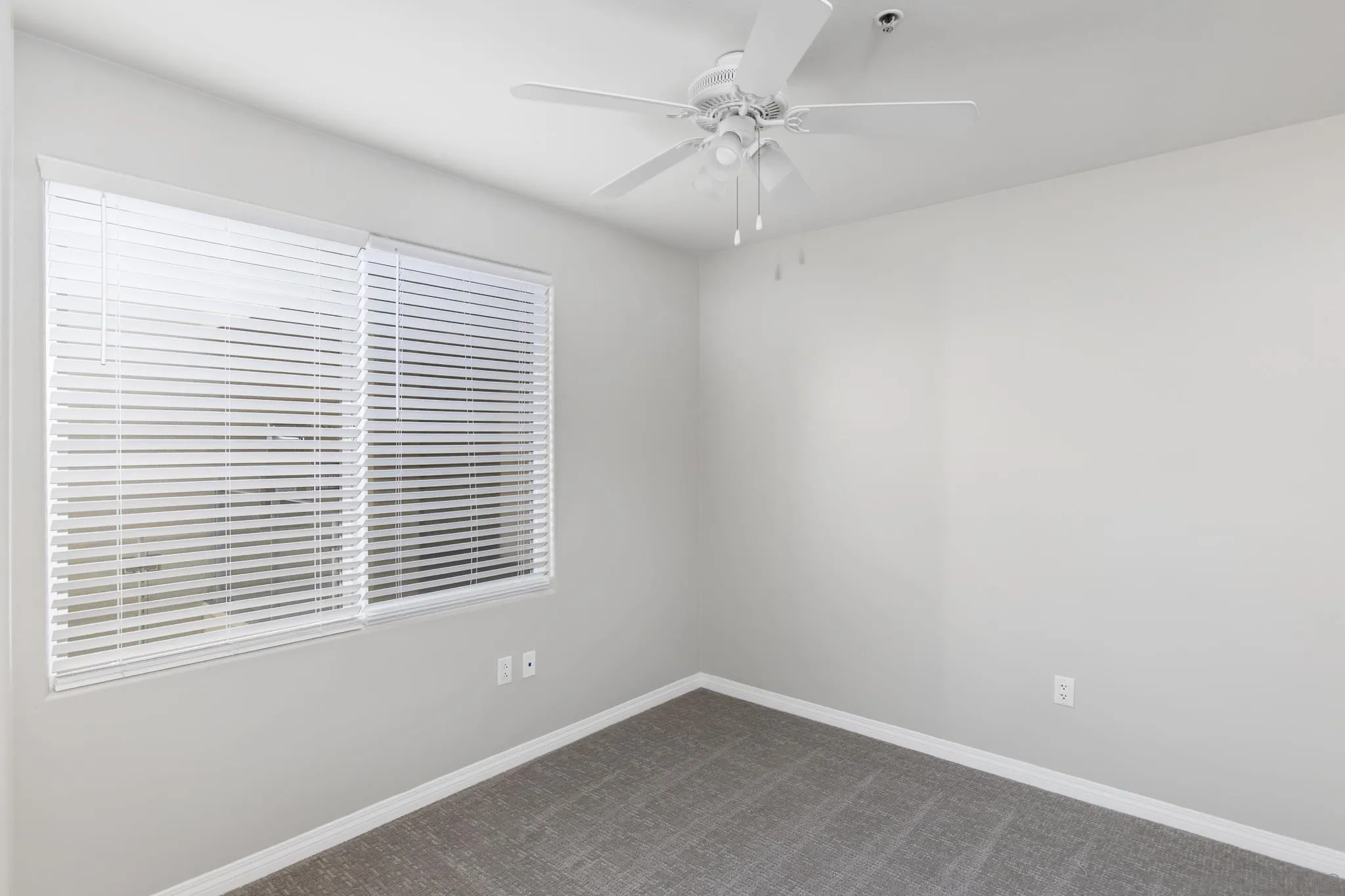 https://cdn.realtyfeed.com/cdn/127/260015314/83aec2e2ec998839bd7a815a4dddc8ec.webp