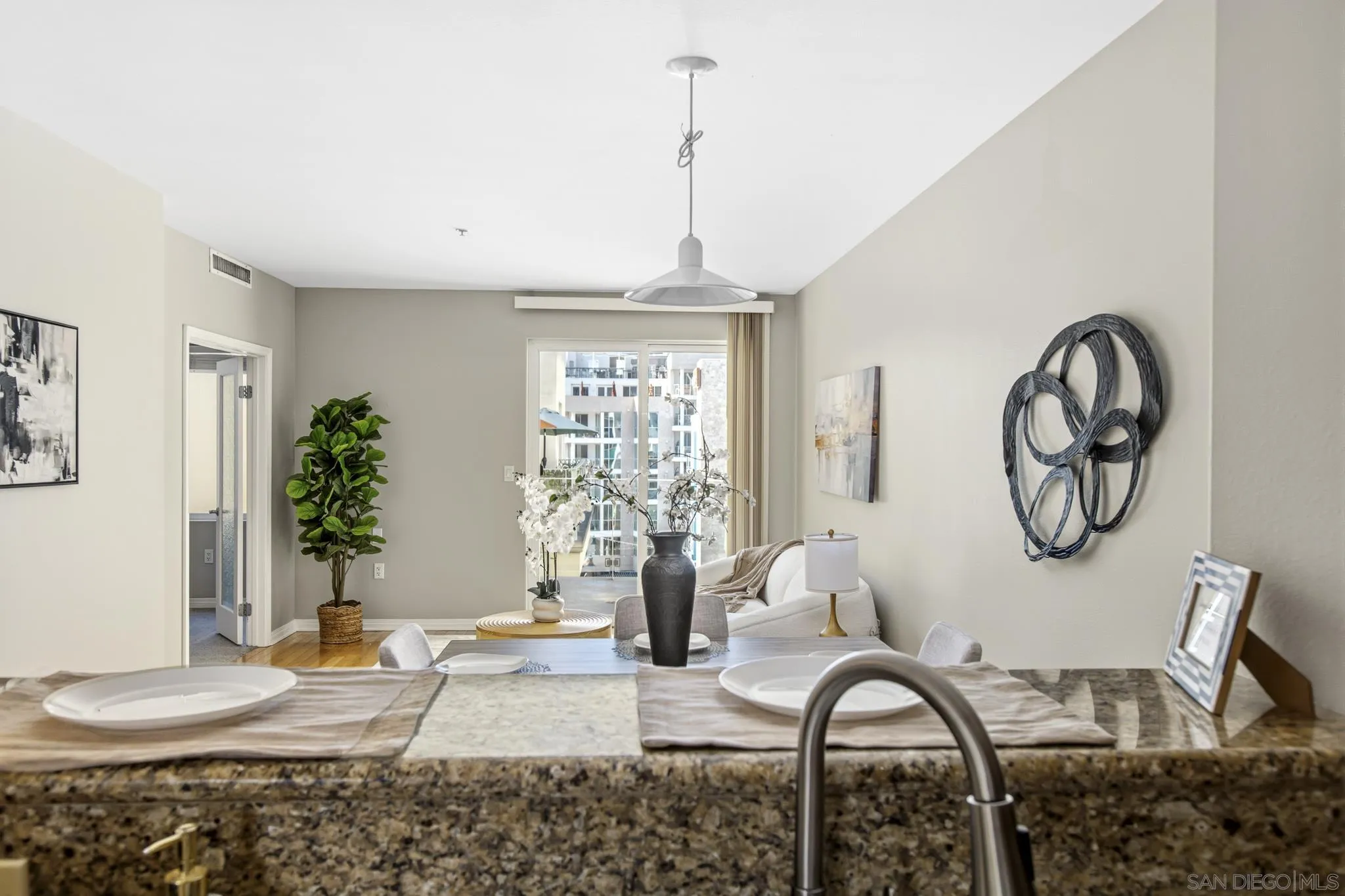 https://cdn.realtyfeed.com/cdn/127/260015314/a7538735a05189f0a711aaf3b27a8612.webp