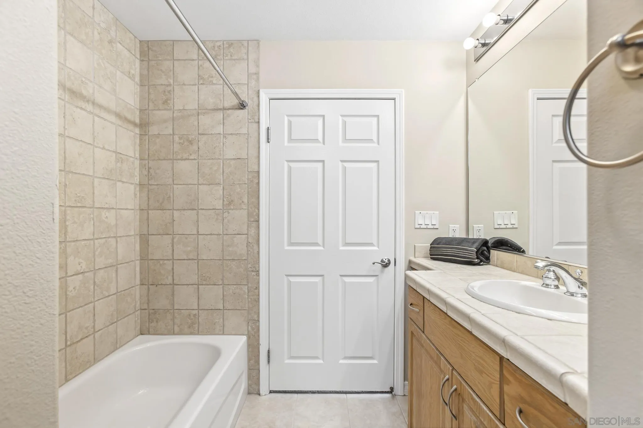 https://cdn.realtyfeed.com/cdn/127/260015314/b80e2455bb08858f25d7f6a7a1d78a42.webp
