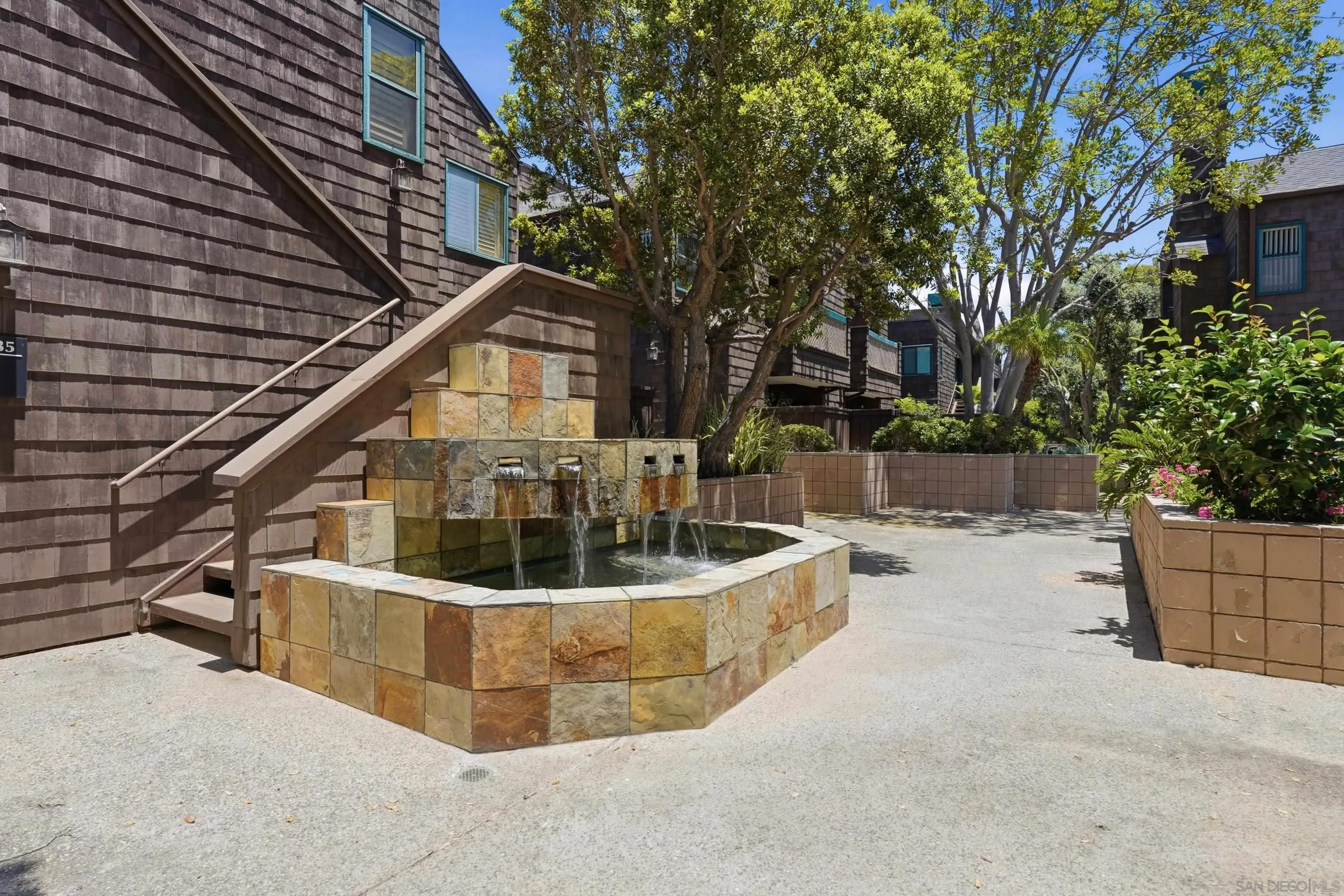 Photo #35: 260015315 Listing: Photo #35