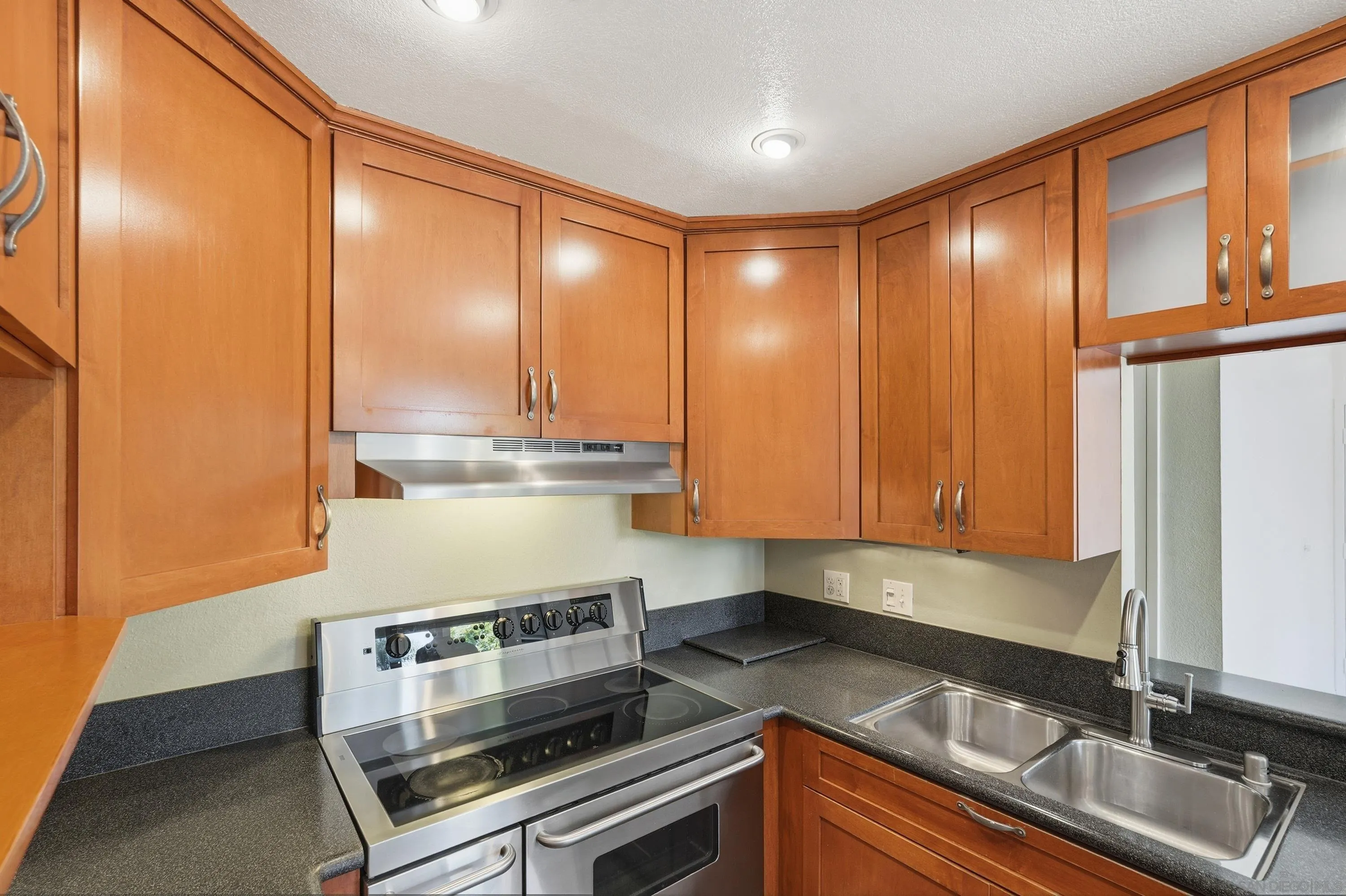 Photo #14: 260015315 Listing: Photo #14