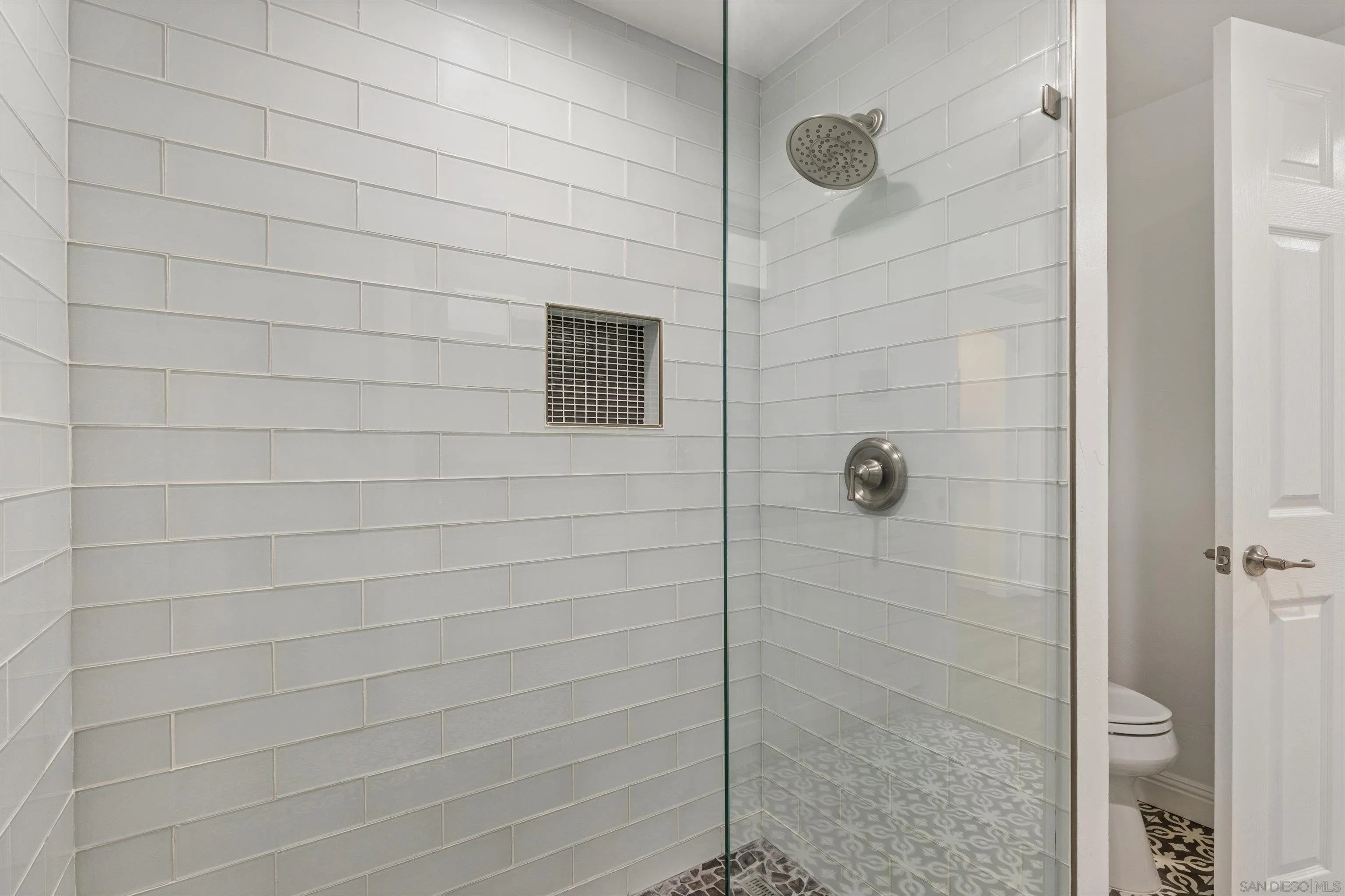 https://cdn.realtyfeed.com/cdn/127/260015317/229602bef2f73c3ba2031b973d2e5528.webp