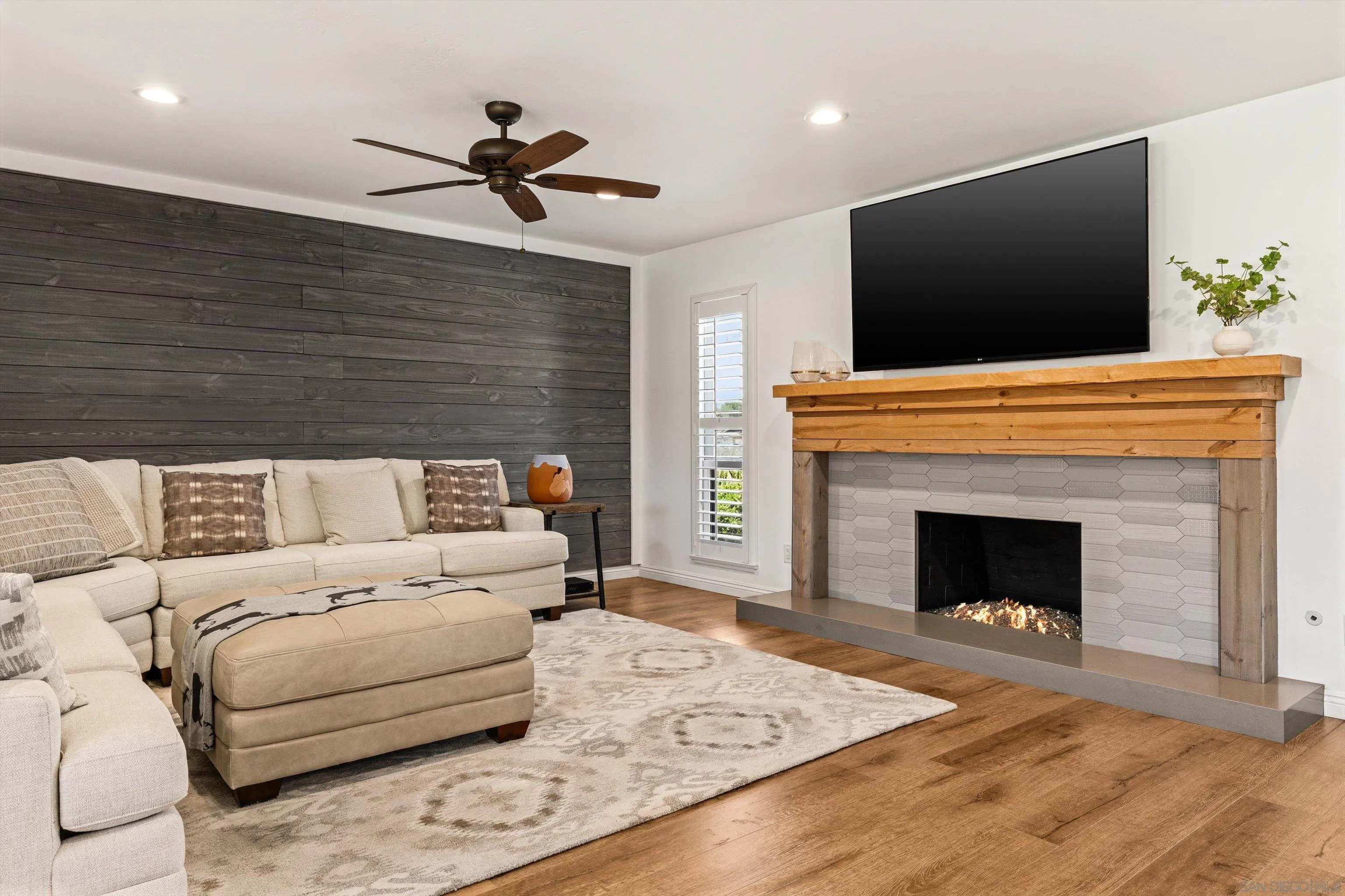 https://cdn.realtyfeed.com/cdn/127/260015317/34481321193a046b8913cd738324d17c.webp